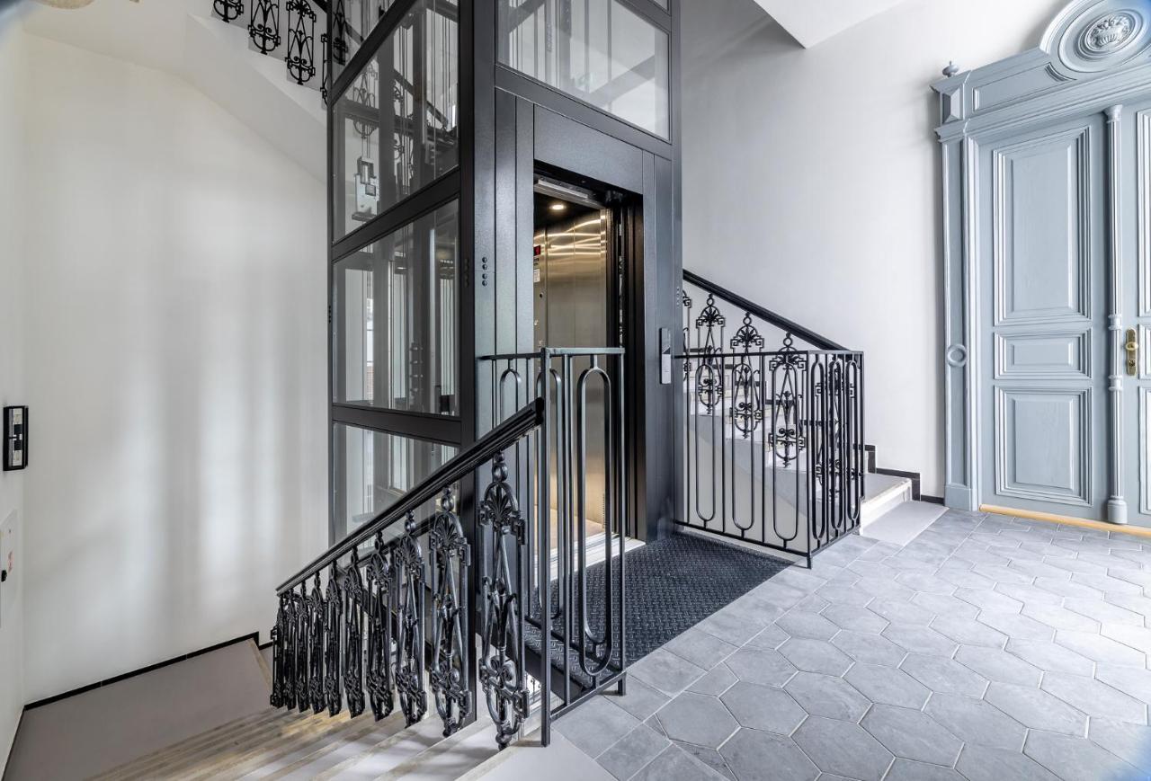 Apartment Elegant Located In The Centre Of *