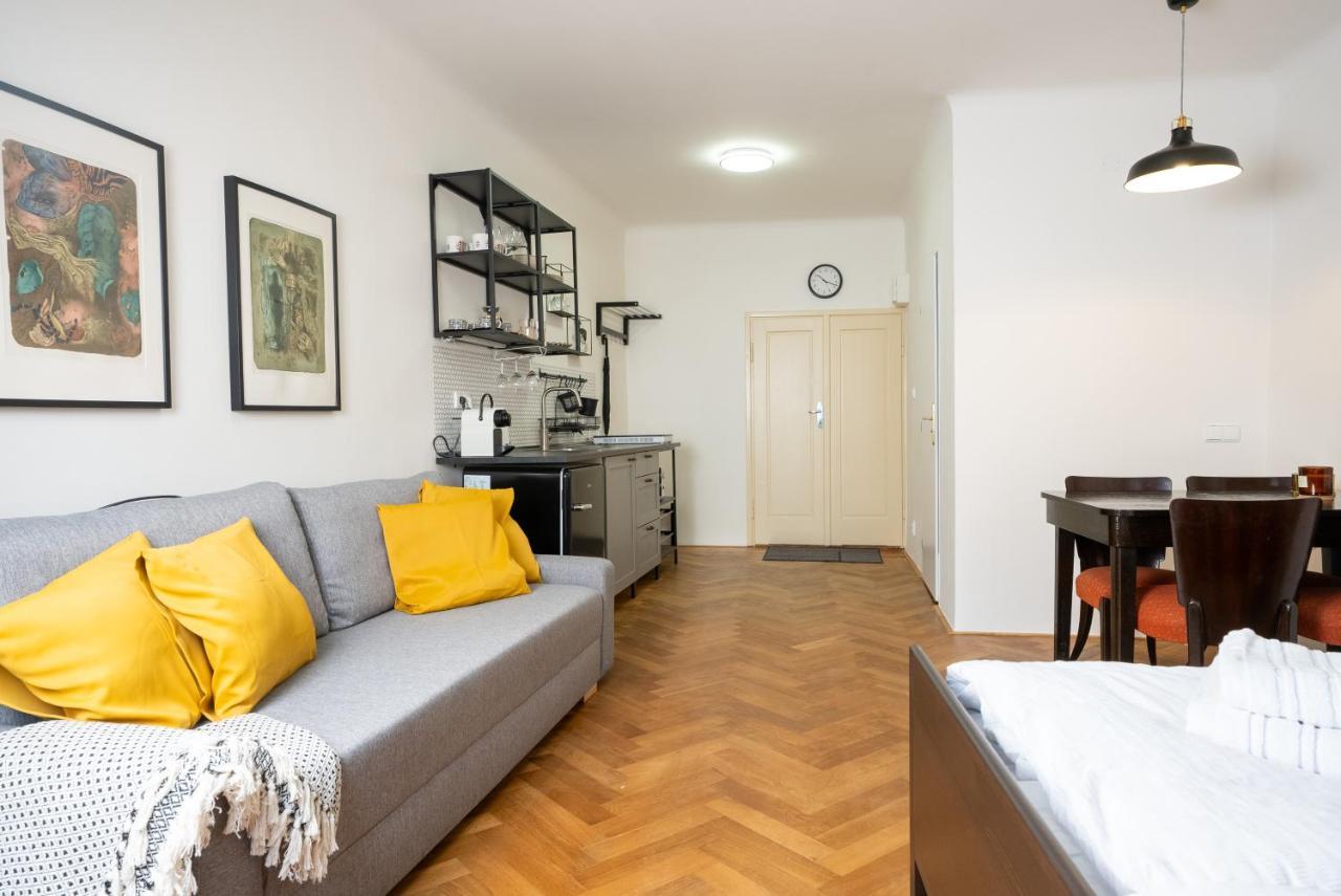 White Wolf House & Albergue