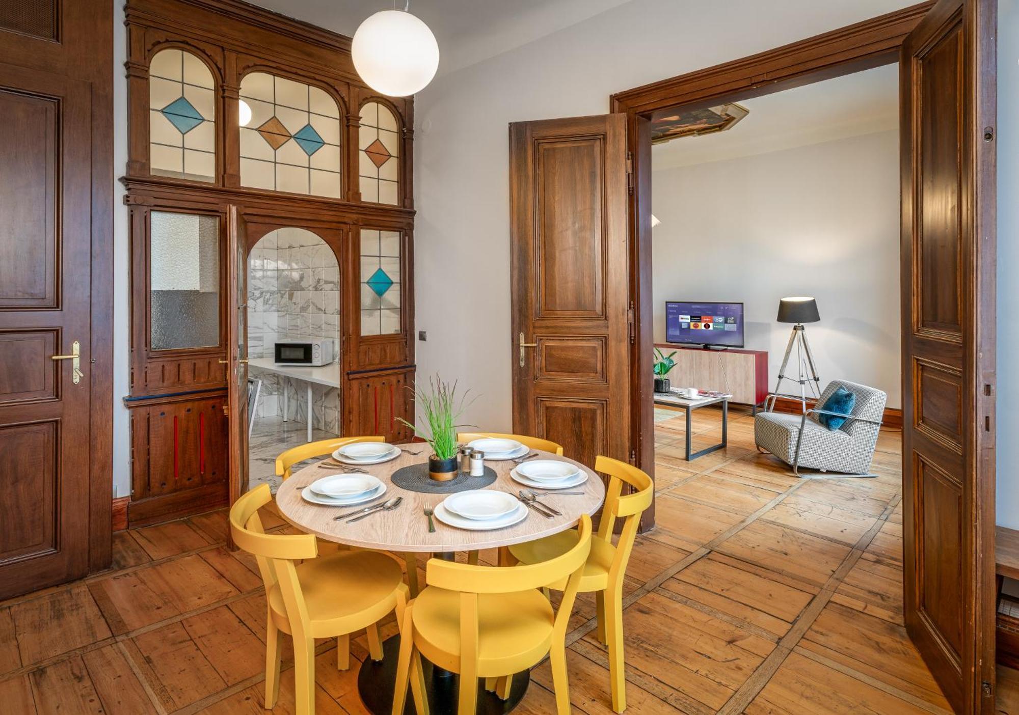 Apartment Art House By Adrez *