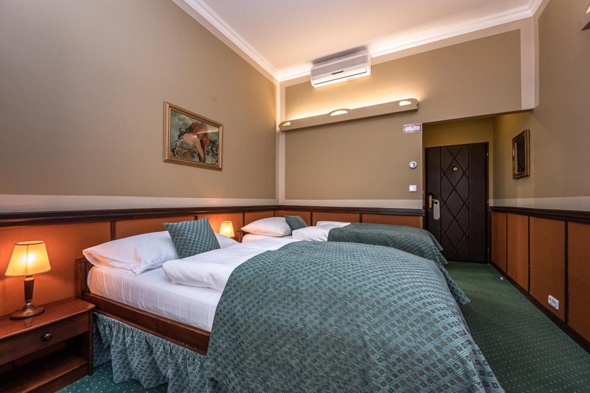 Hotel Hastal Old Town