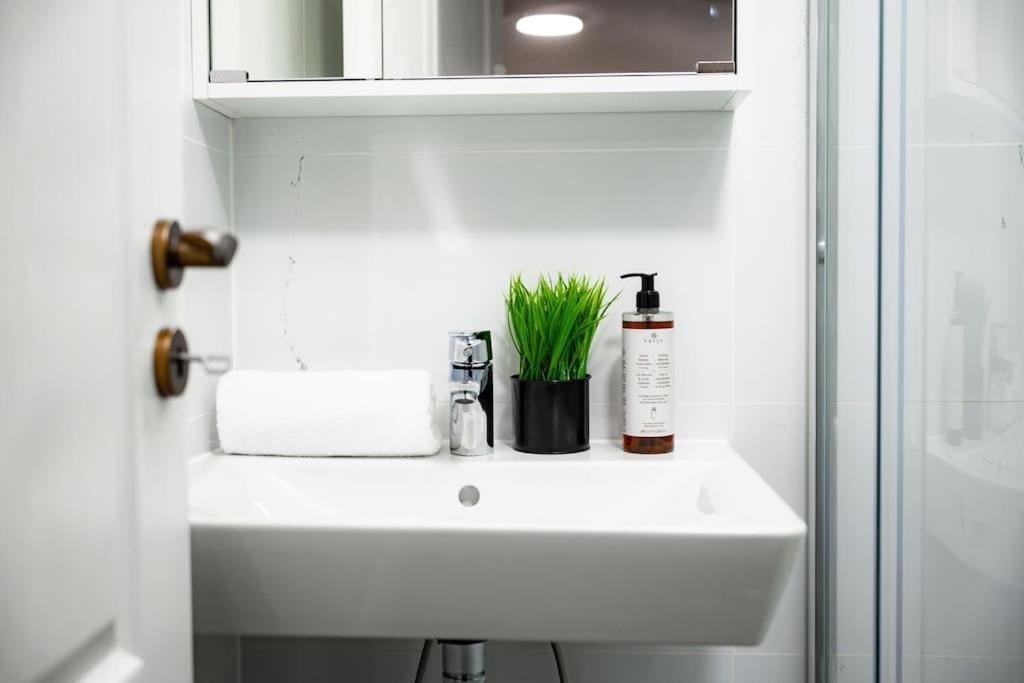 Secret Budget Oasis Apartment