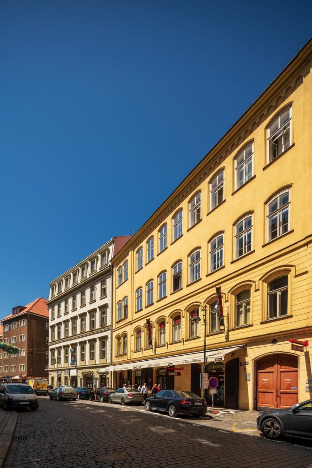 Daire Quiet Center In Hip & Foodie Area Prag