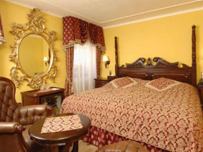 U By Bhg Hotel Prague