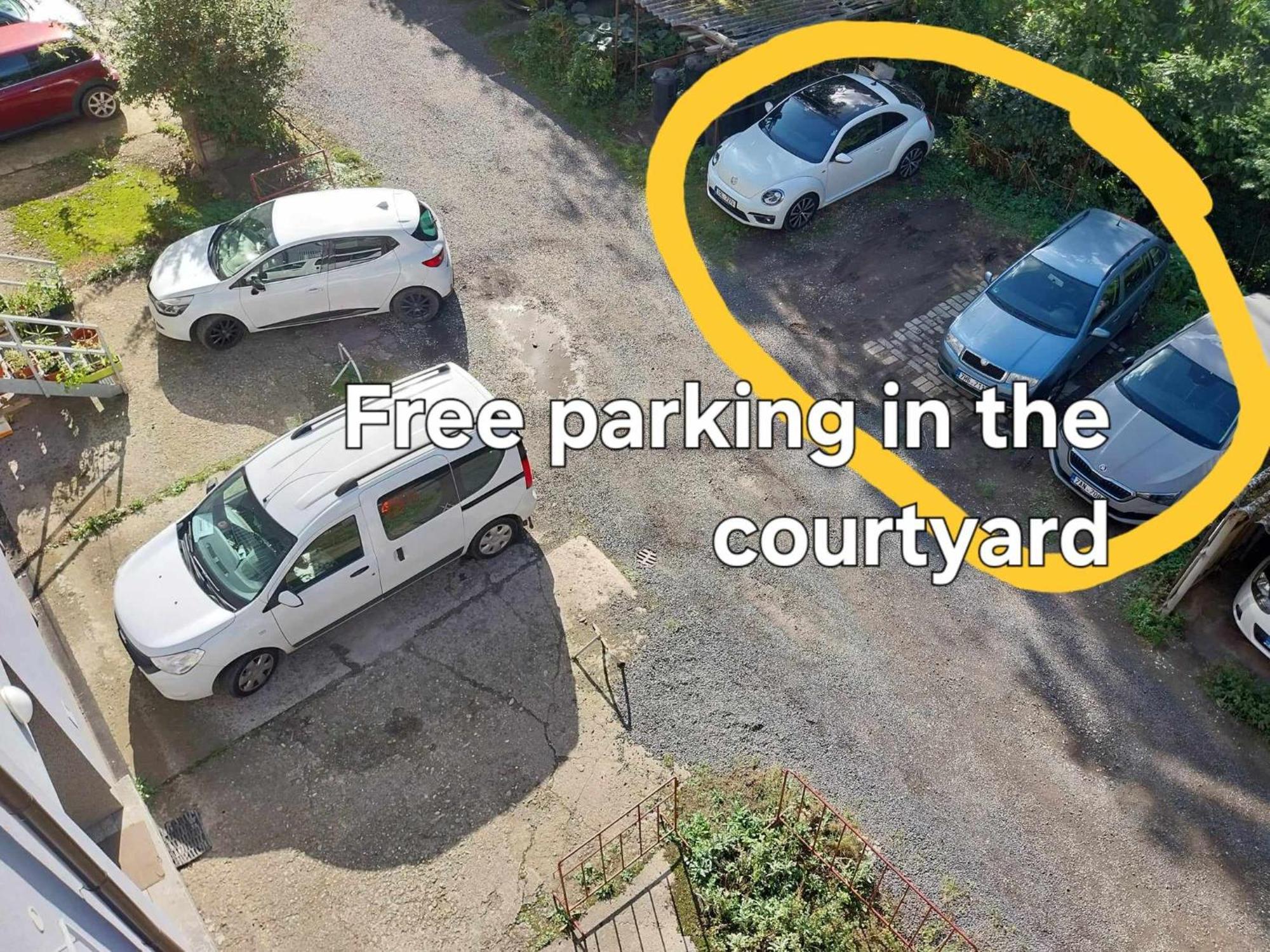 Hospedagem domiciliar Parking Free One With Netflix In Shared Flat With A Woman In Next And Shared Bathroom And Kitchen No Invoice Praga