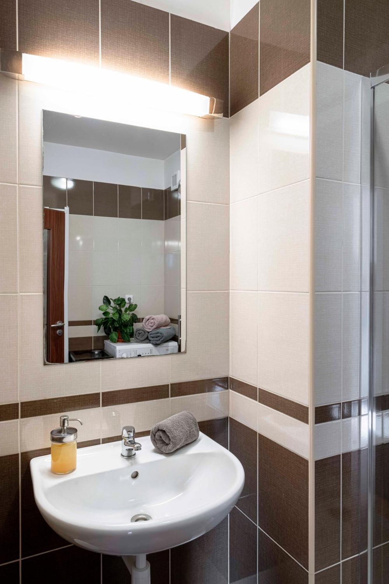 Apartamento 150m² 4br Duplex Near Metro & Center Praga