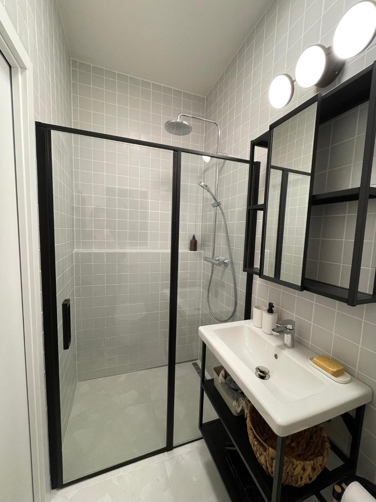 Apartment Urban Retreat I Modern Boho In Lovely Letna District - 10 Minutes From Old Town *
