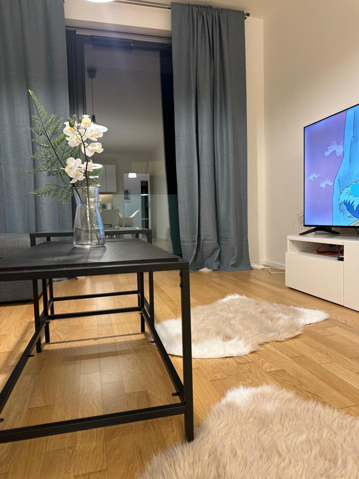 4 Room, 2 Bath, Parking * Praga