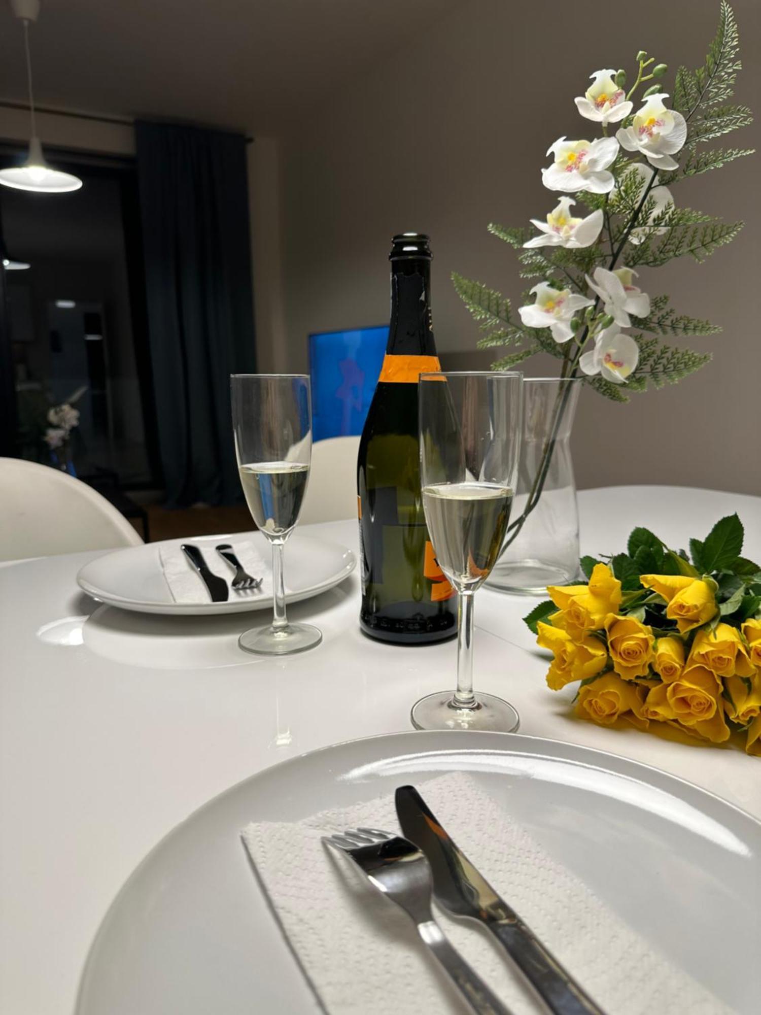 4 Room, 2 Bath, Parking * Praga
