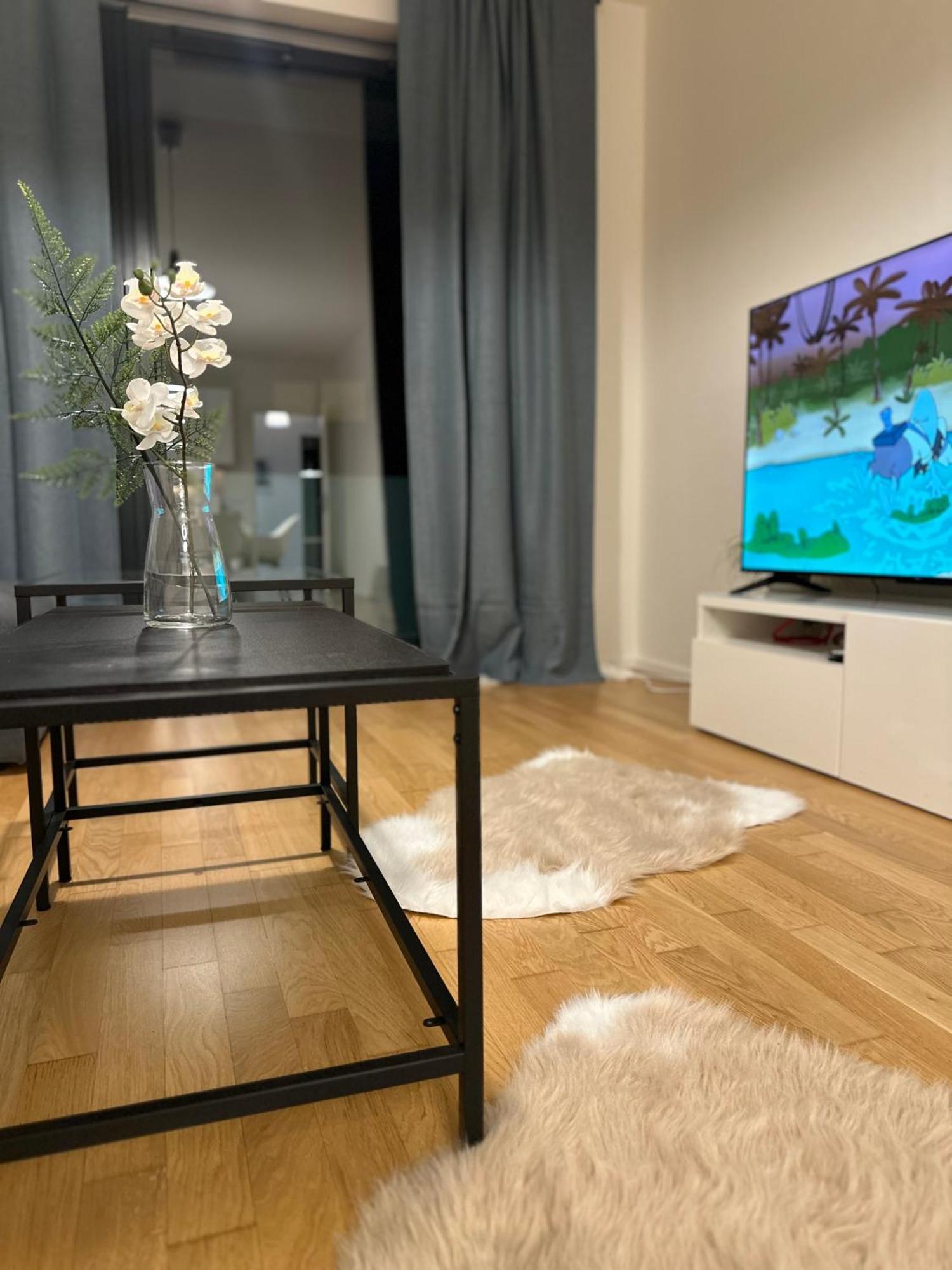 4 Room, 2 Bath, Parking * Praga