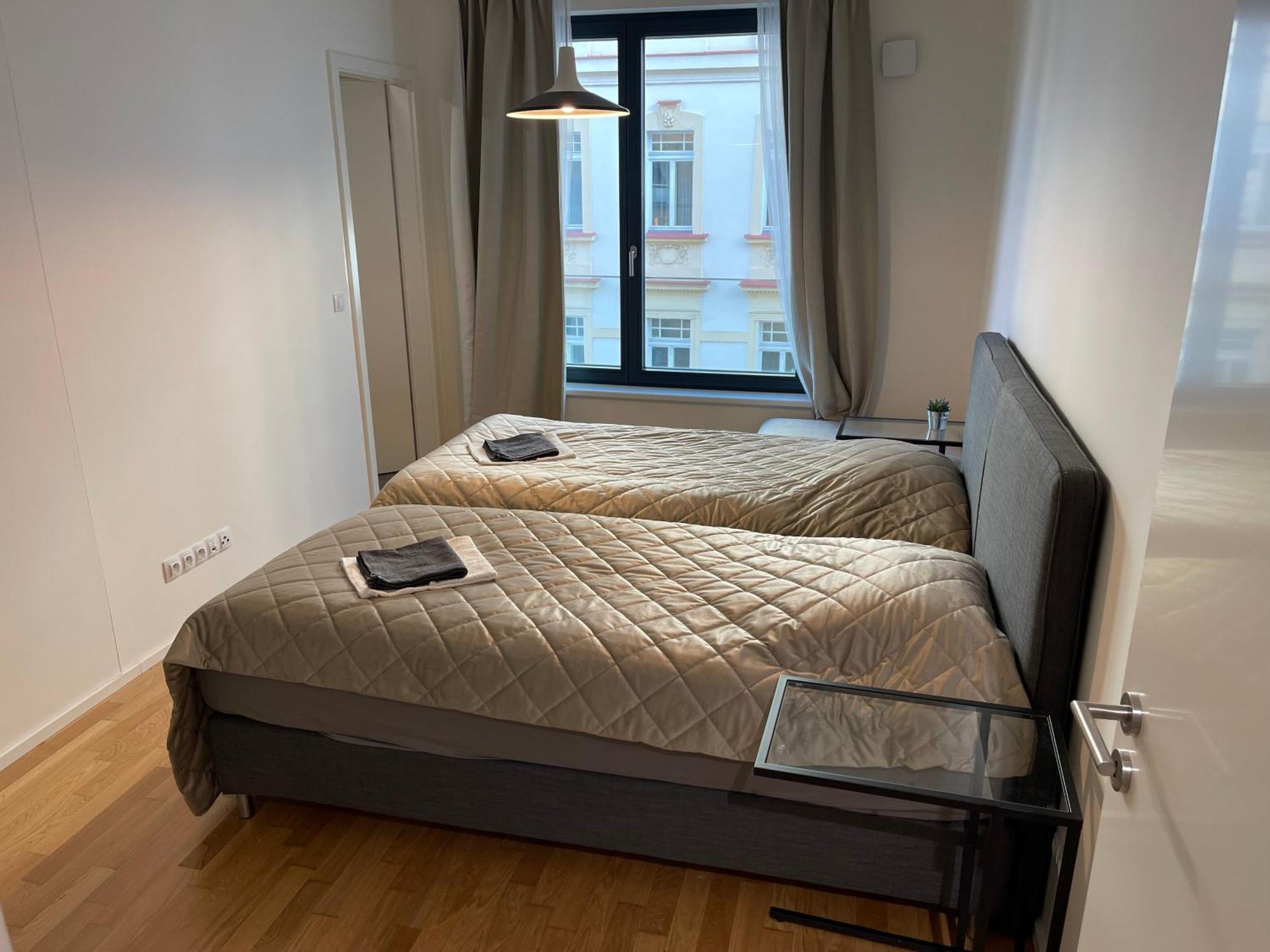4 Room, 2 Bath, Parking Apartamento *