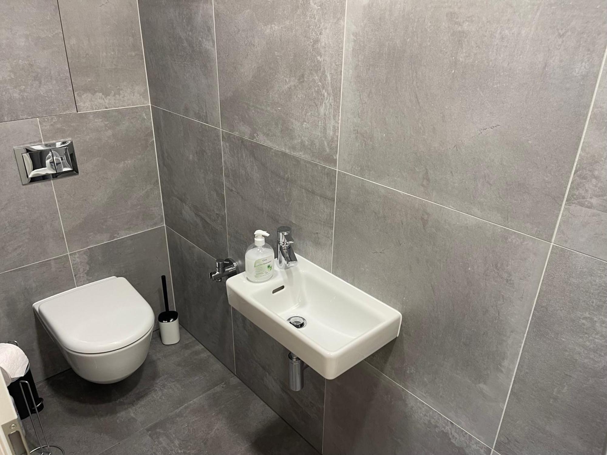 Apartamento 4 Room, 2 Bath, Parking Praga