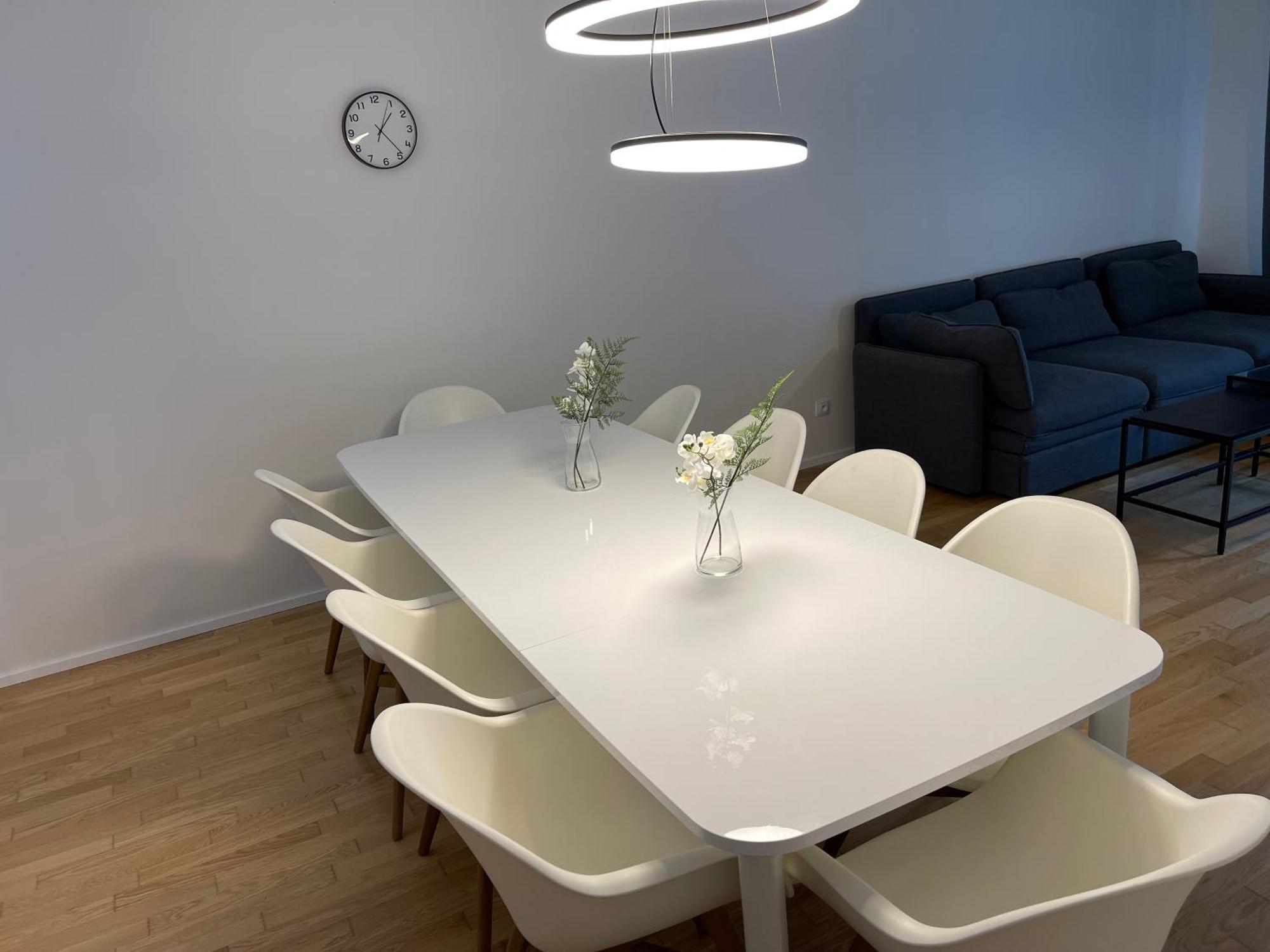 4 Room, 2 Bath, Parking Apartamento
