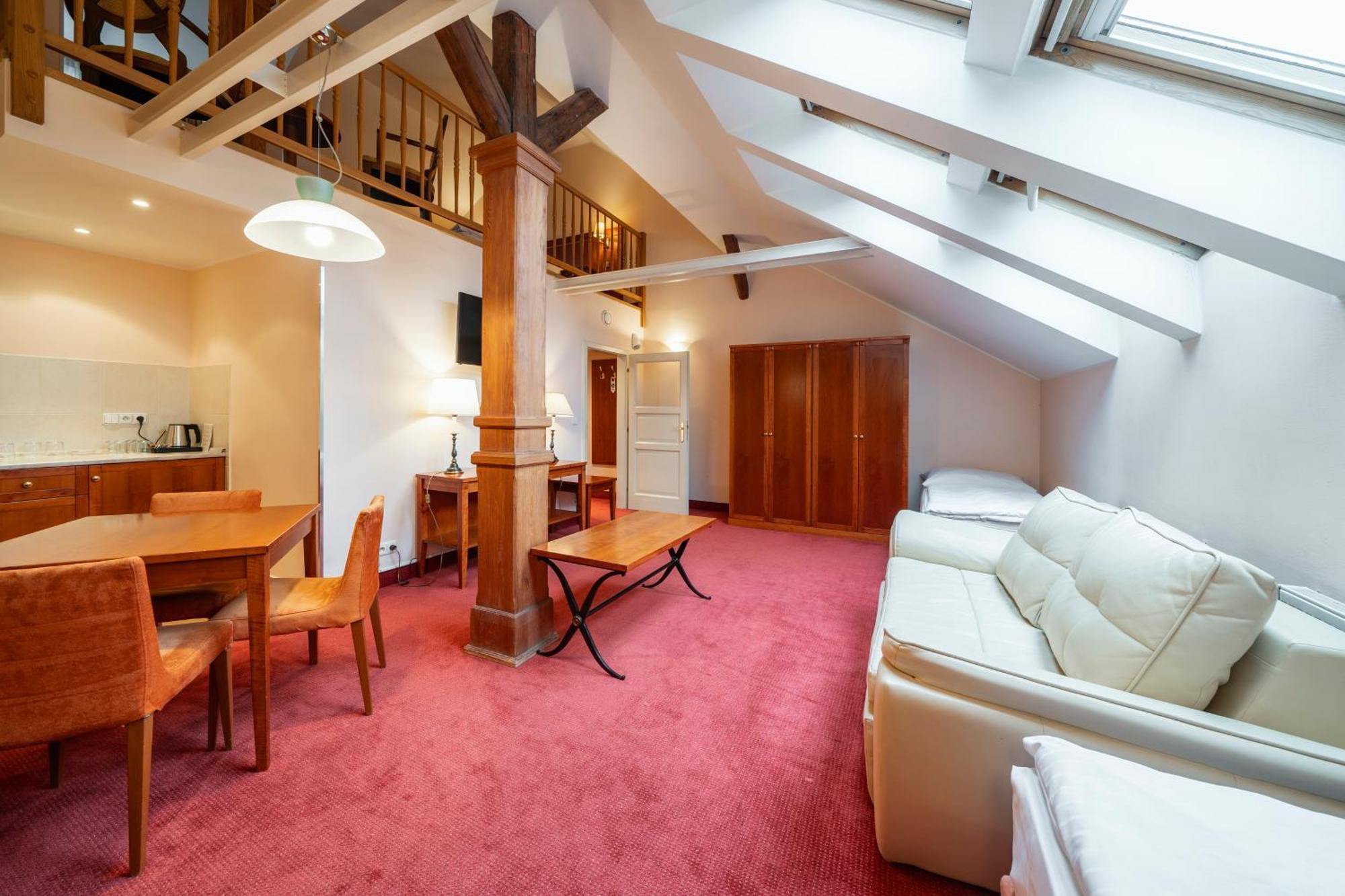 Otel Raffaello Prag