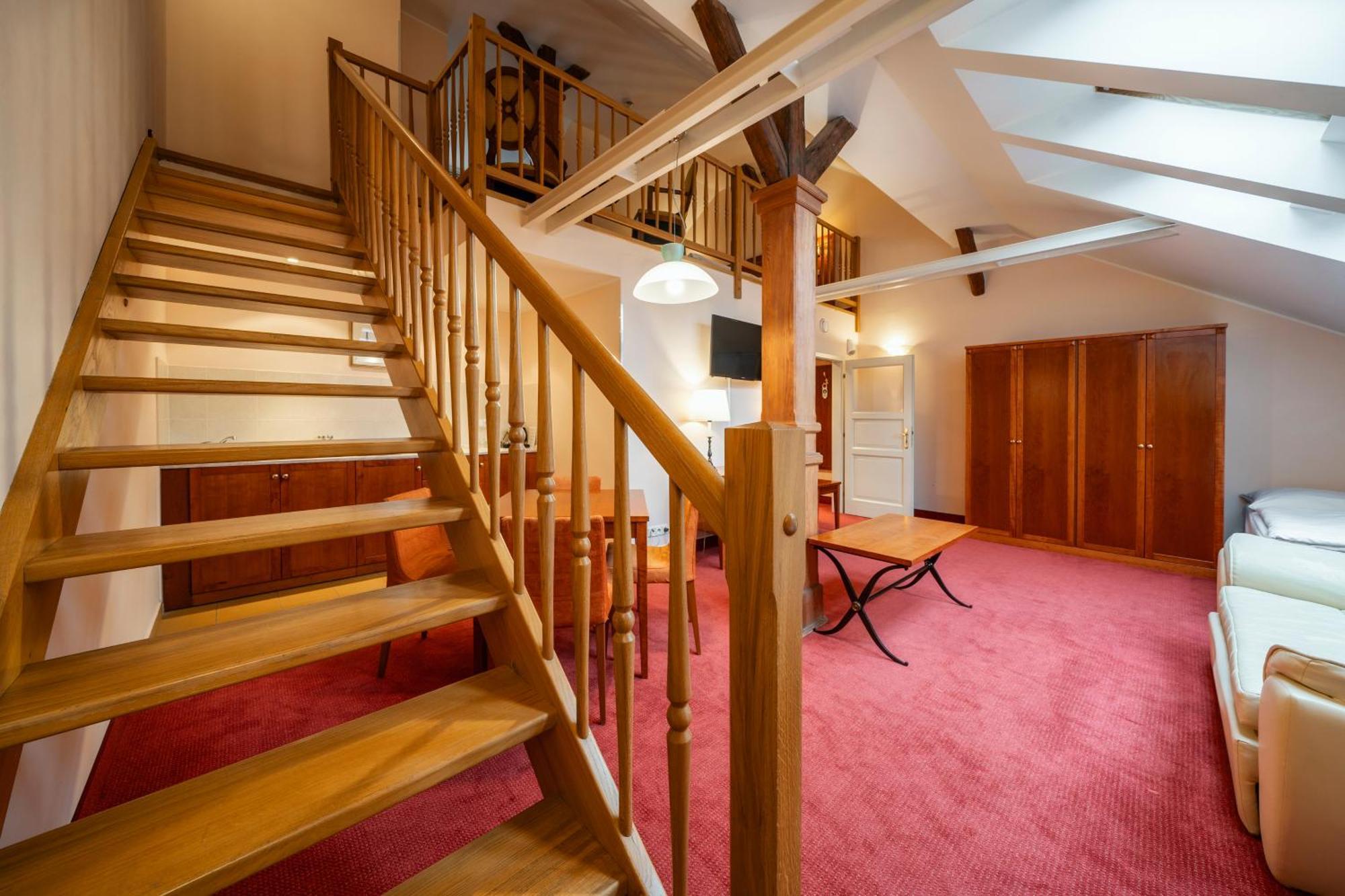 Raffaello Otel 4*