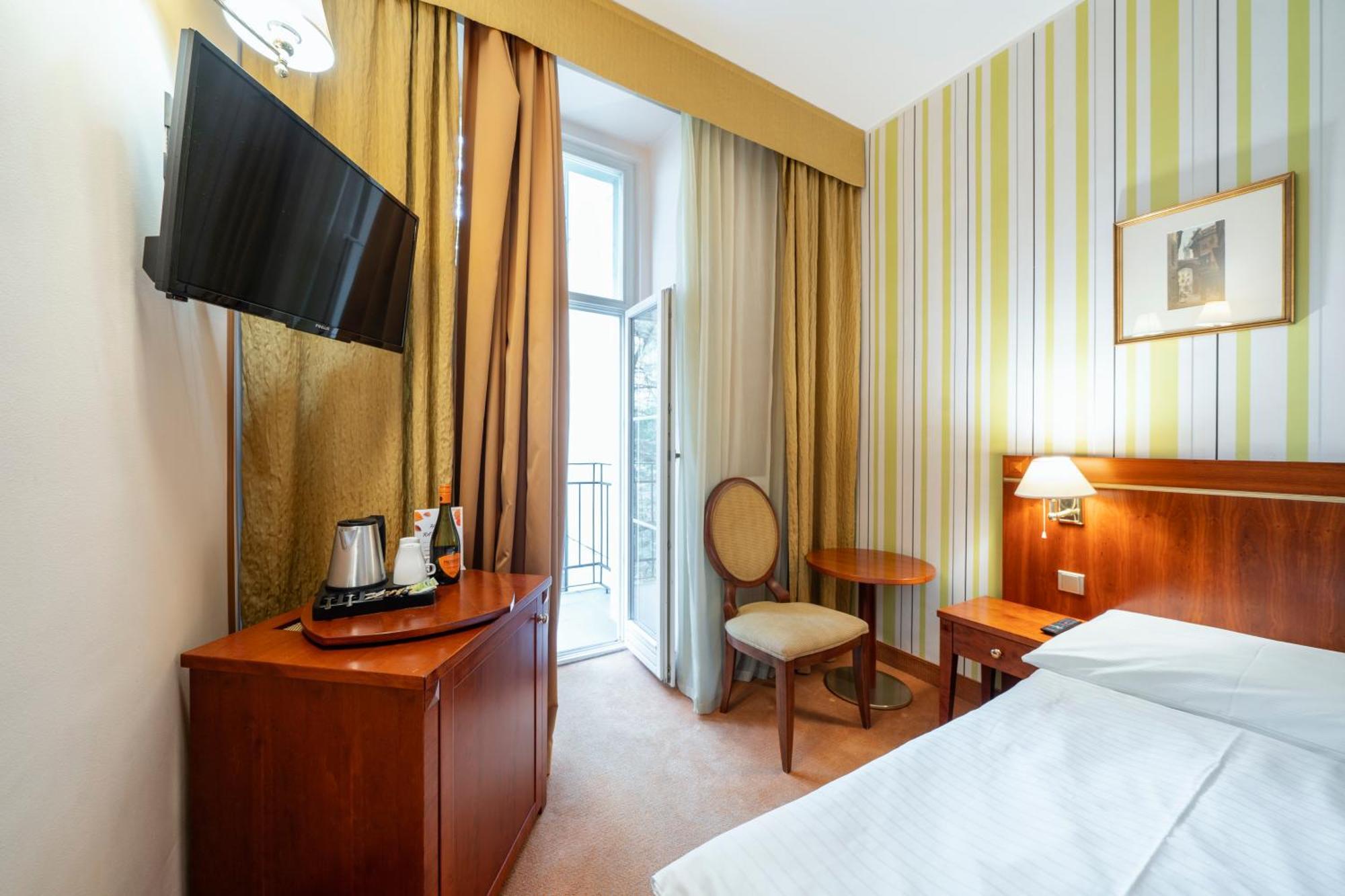 Raffaello Otel 4*