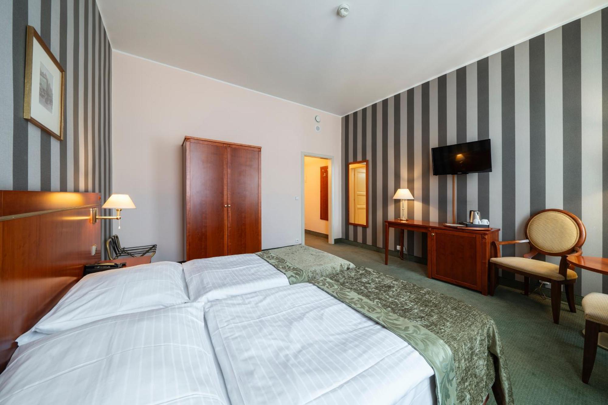 Otel Raffaello Prag
