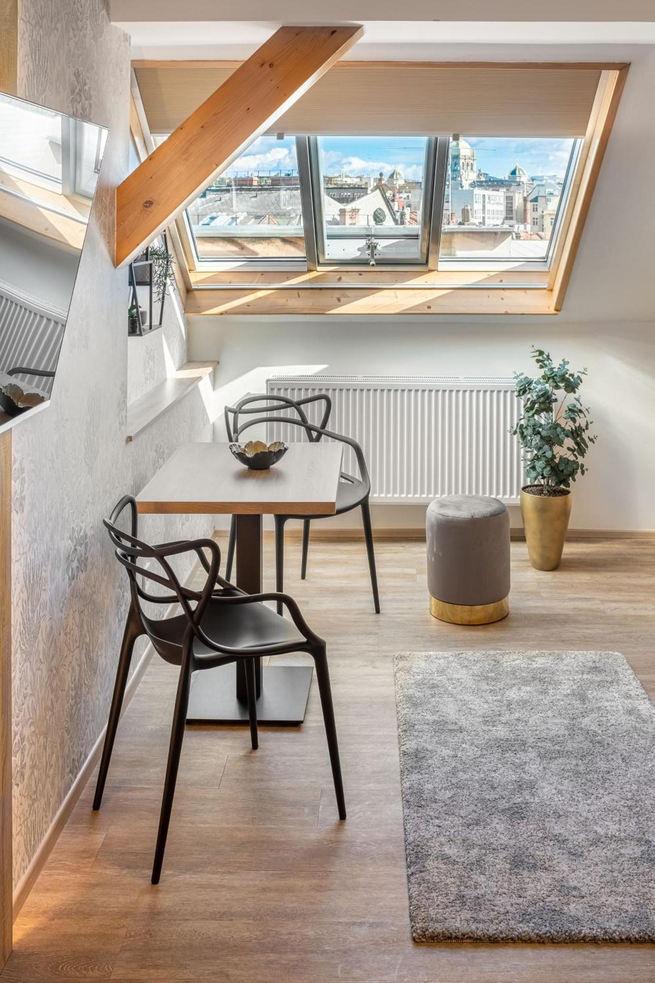 Theatre 9 By Adrez Apartment Prague