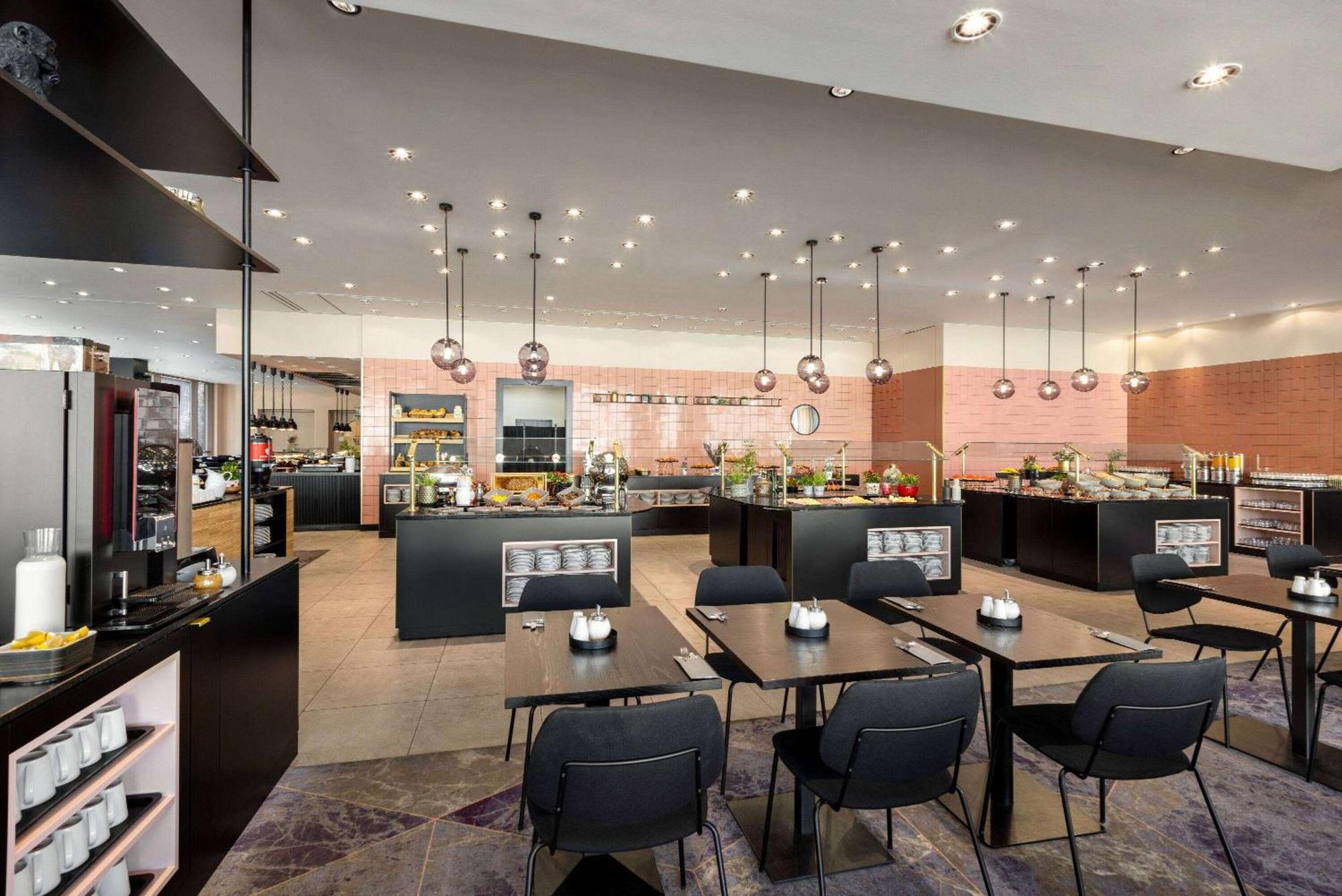 Vienna House By Wyndham Diplomat 4*