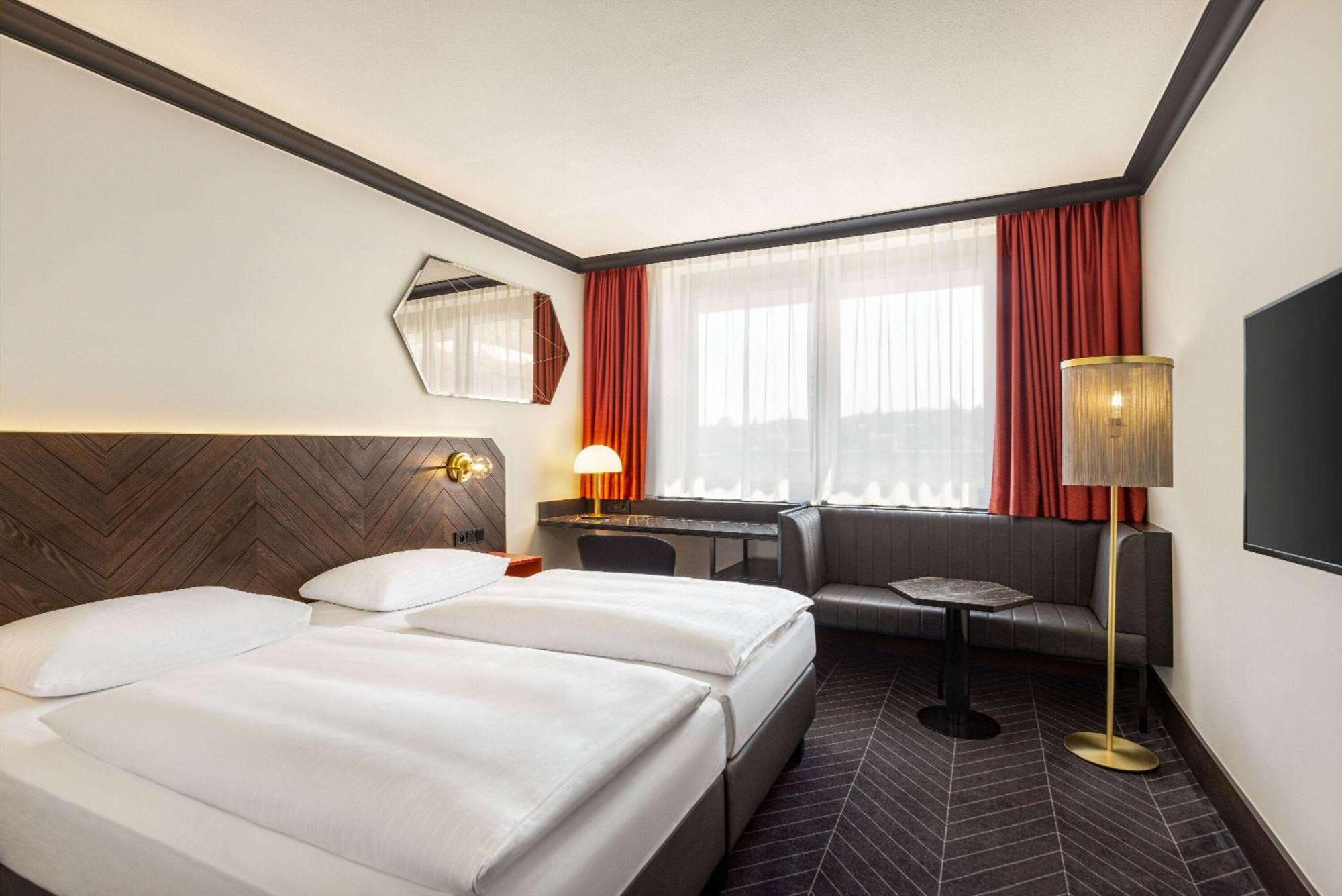 Vienna House By Wyndham Diplomat Hotel