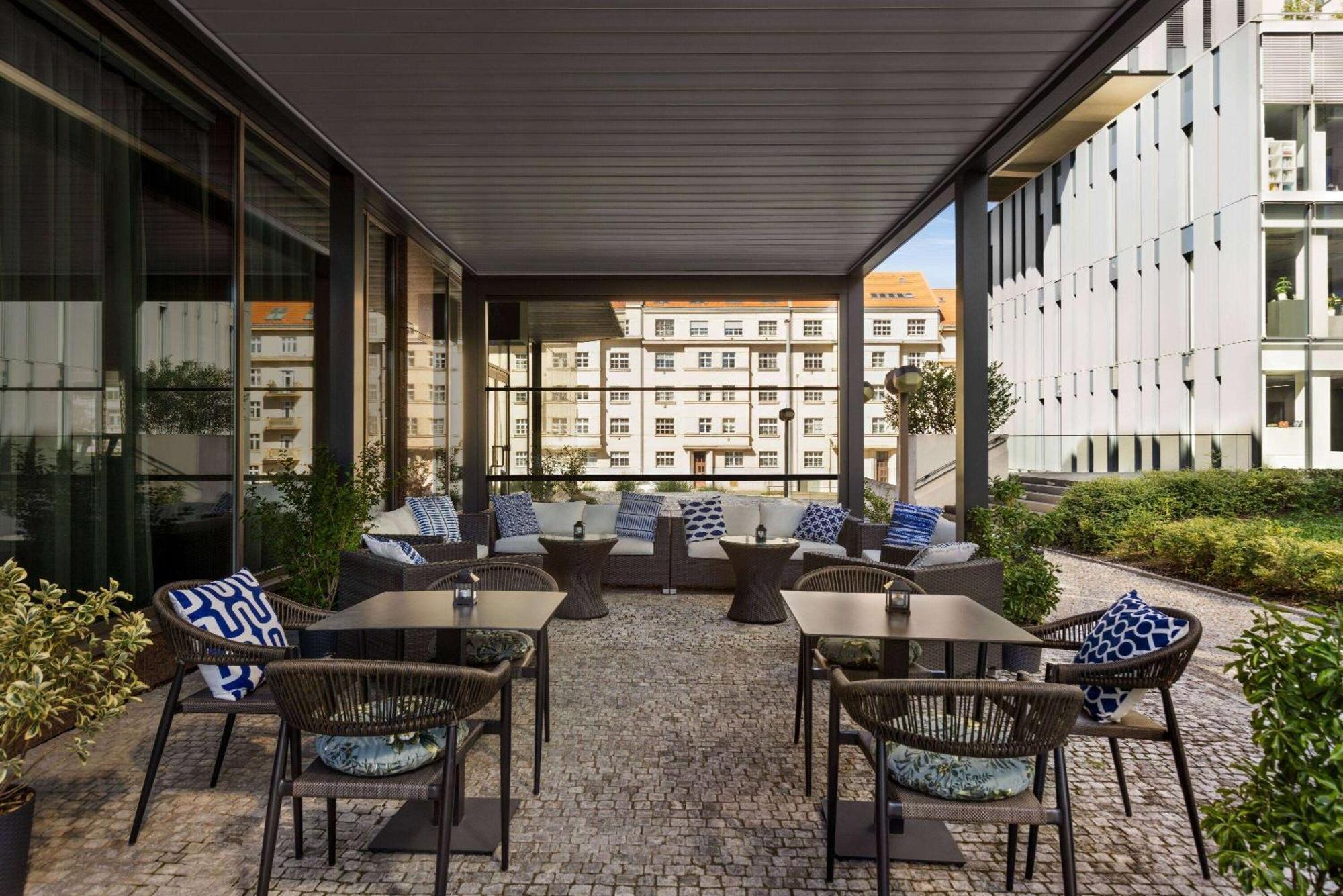Hotel Vienna House By Wyndham Diplomat 4*