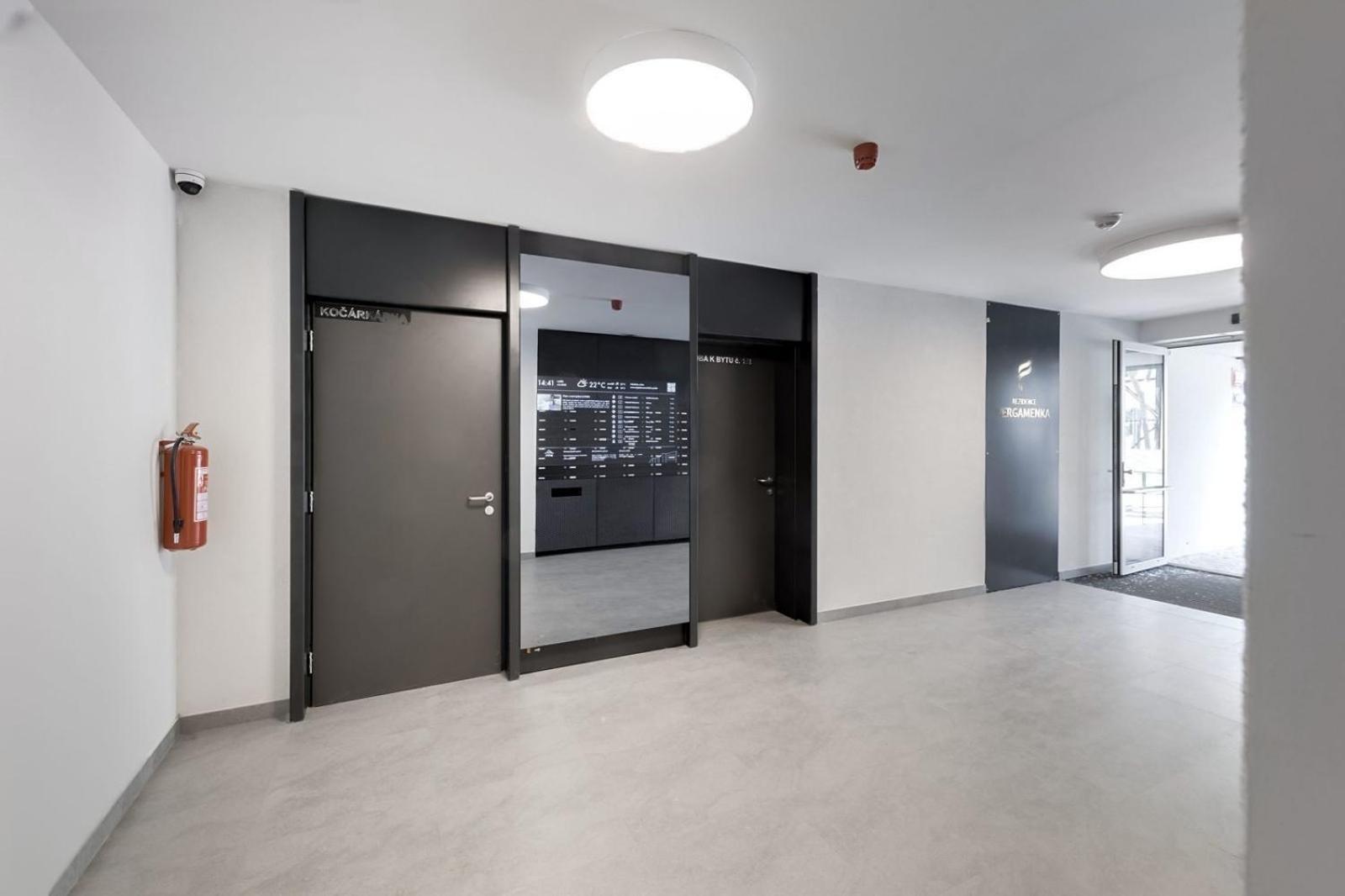 Apartamento Holesovice Delight: Modern Comfort With A Twist In 7
