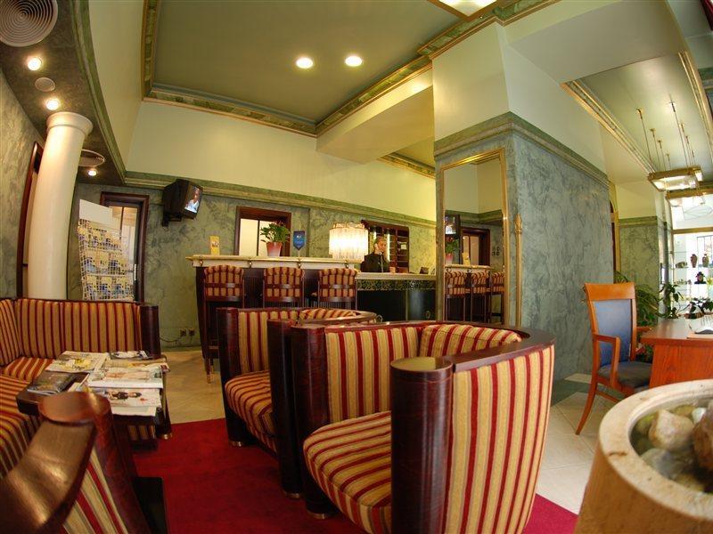 Ea Royal Esprit 4* Prague