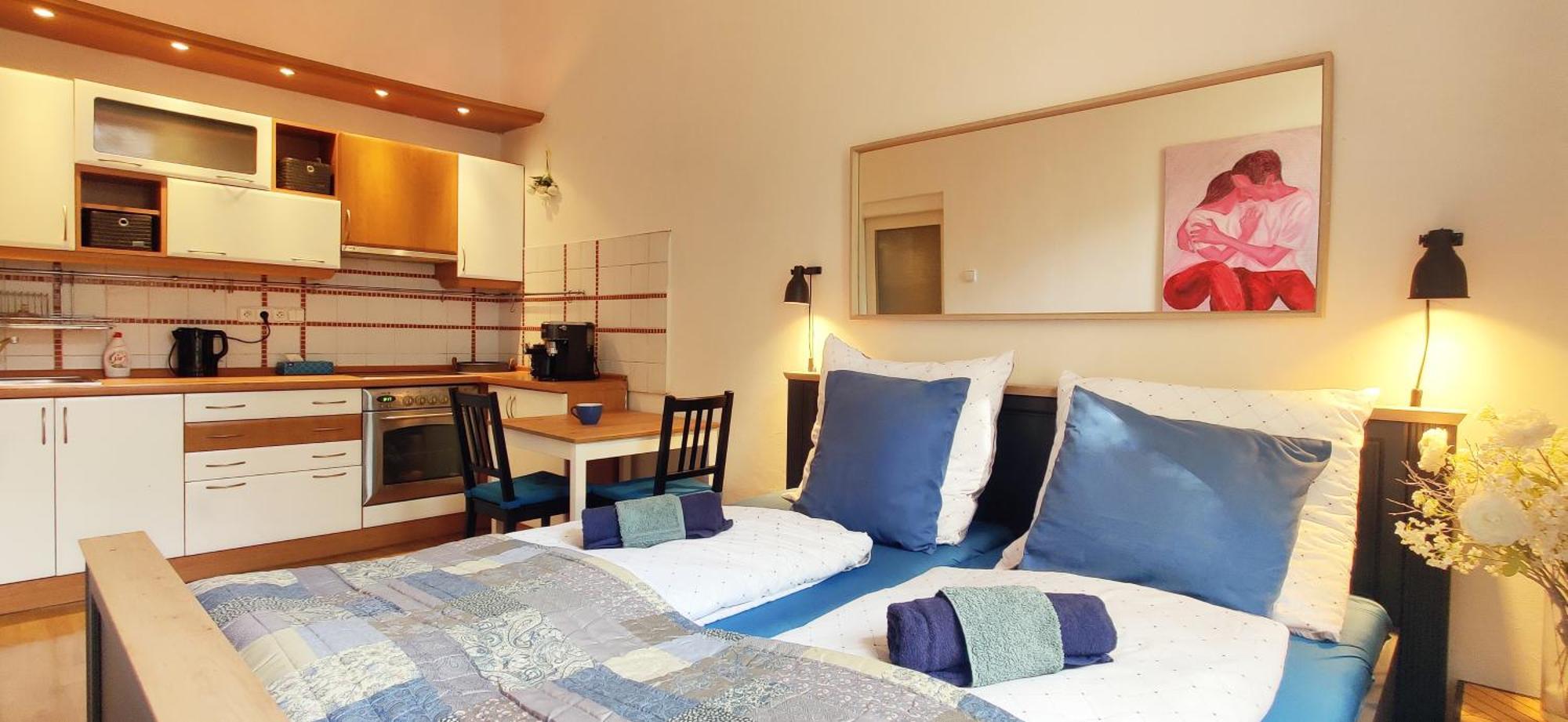 Triple King Size Balcony Apartment