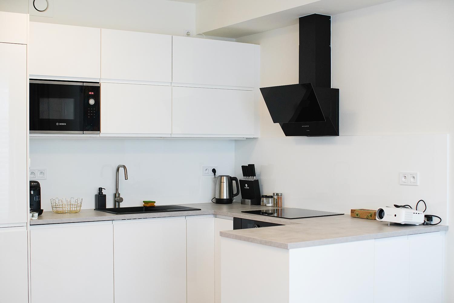 Apartamento Holesovice Delight: Modern Comfort With A Twist In 7