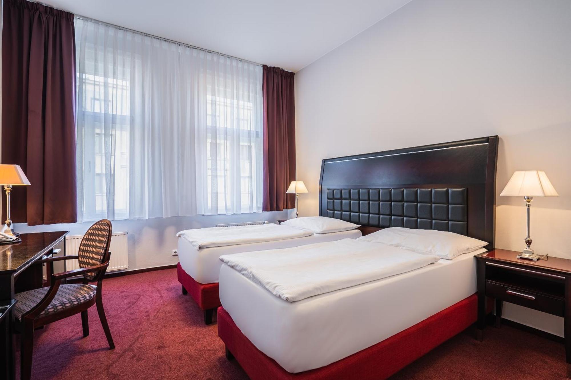 Ea Tosca Hotel 3*