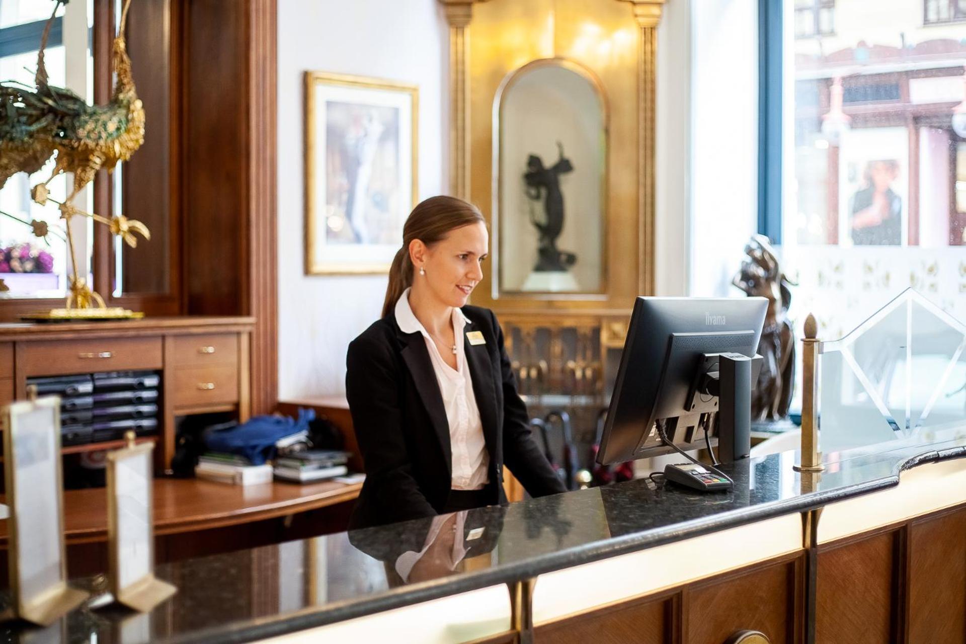 Otel Paris 5*