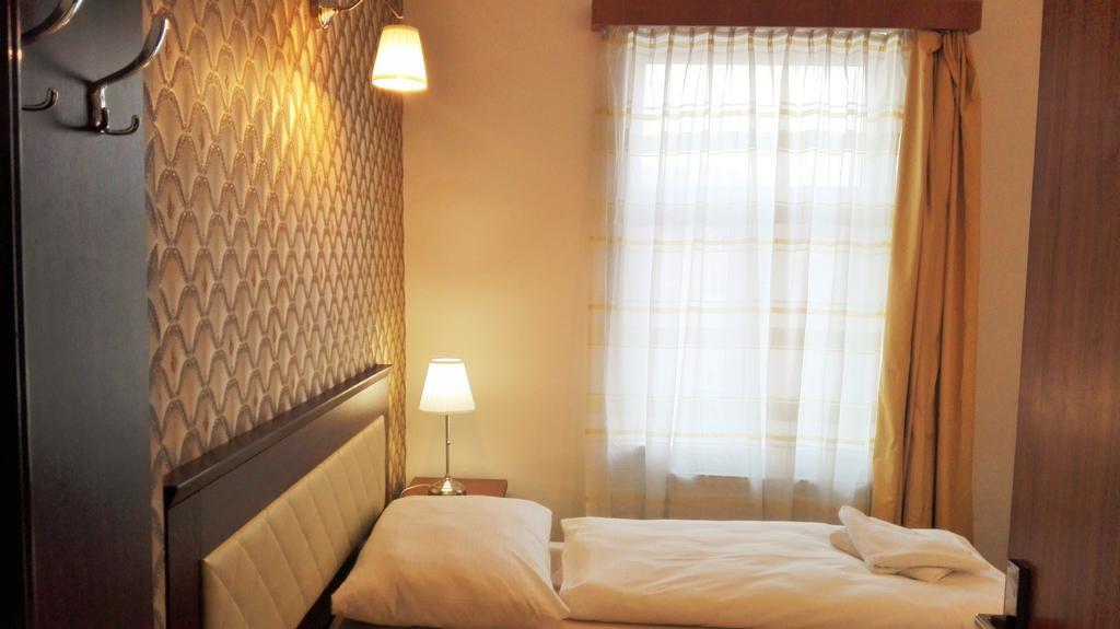 Hotel Elen's Arlington