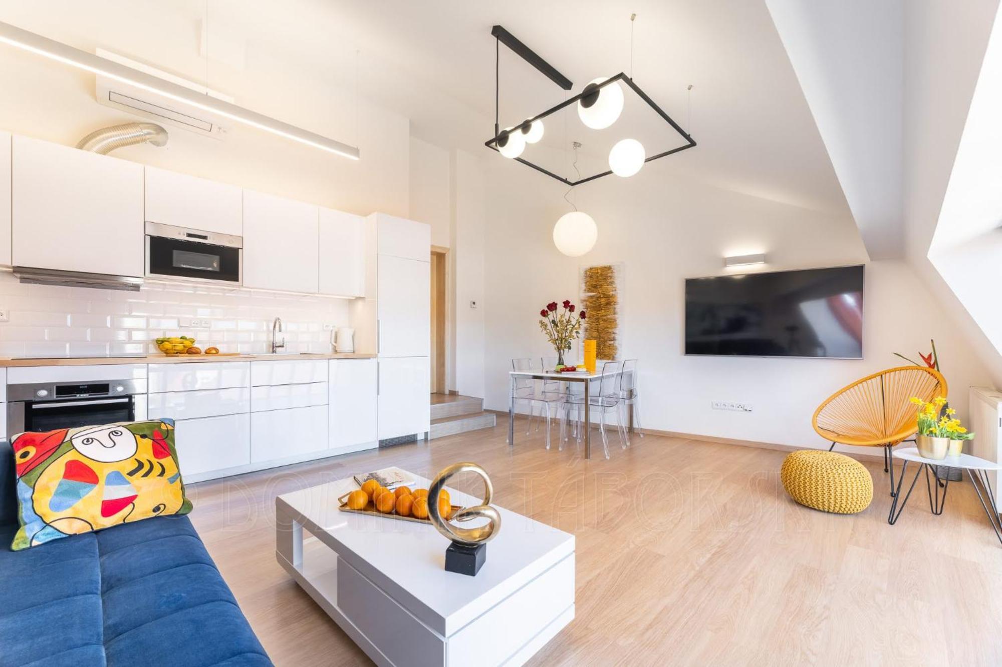 Karlova Old Town Apartment