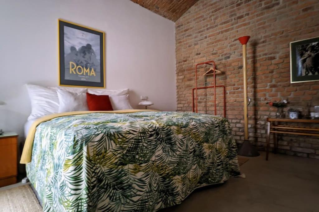 Romantic And Atypical In Prague's Montmartre Appartement