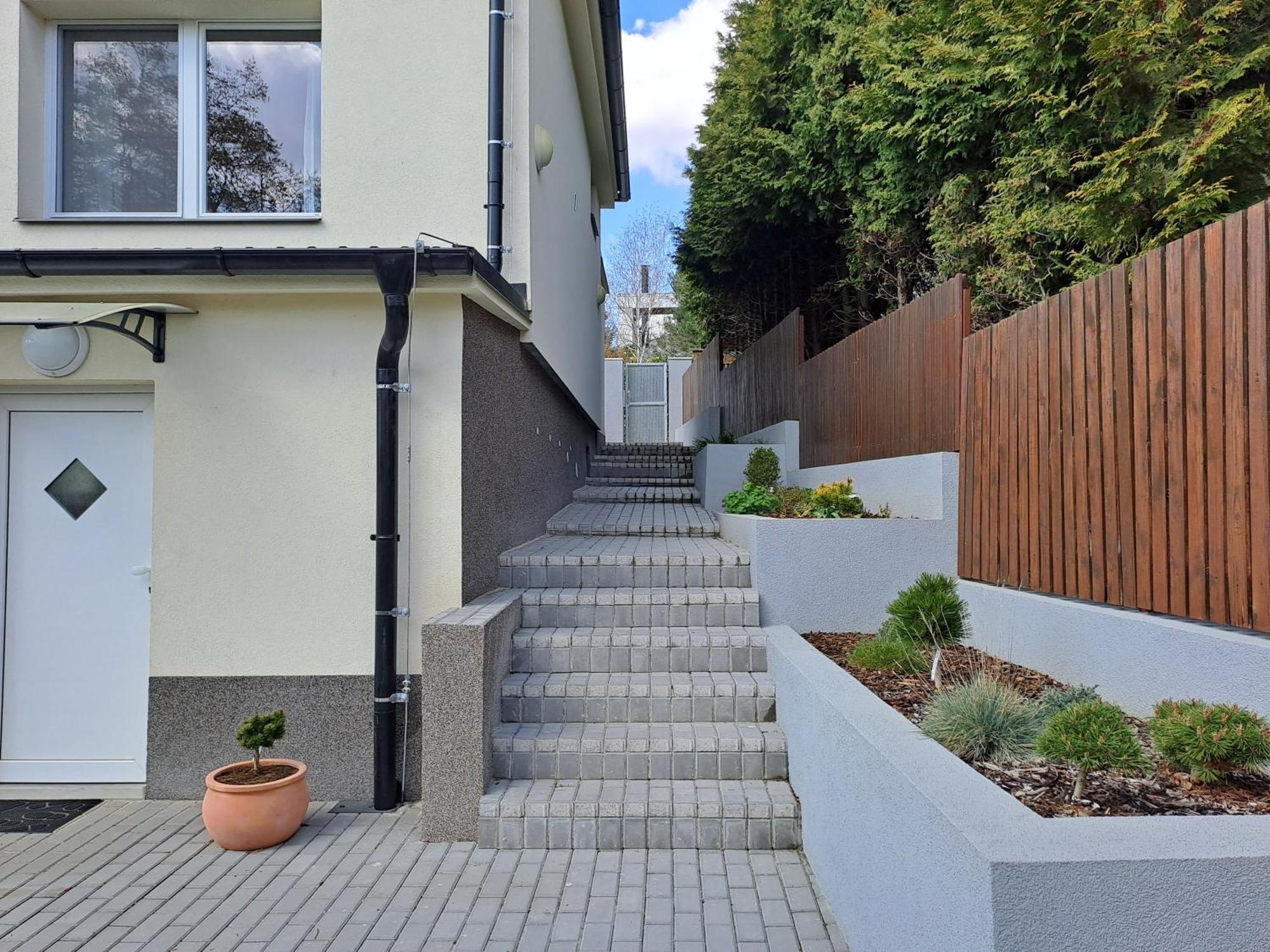 Apartmanovy Dum Se Zahradou V Klidne Casti Prahy Daire *