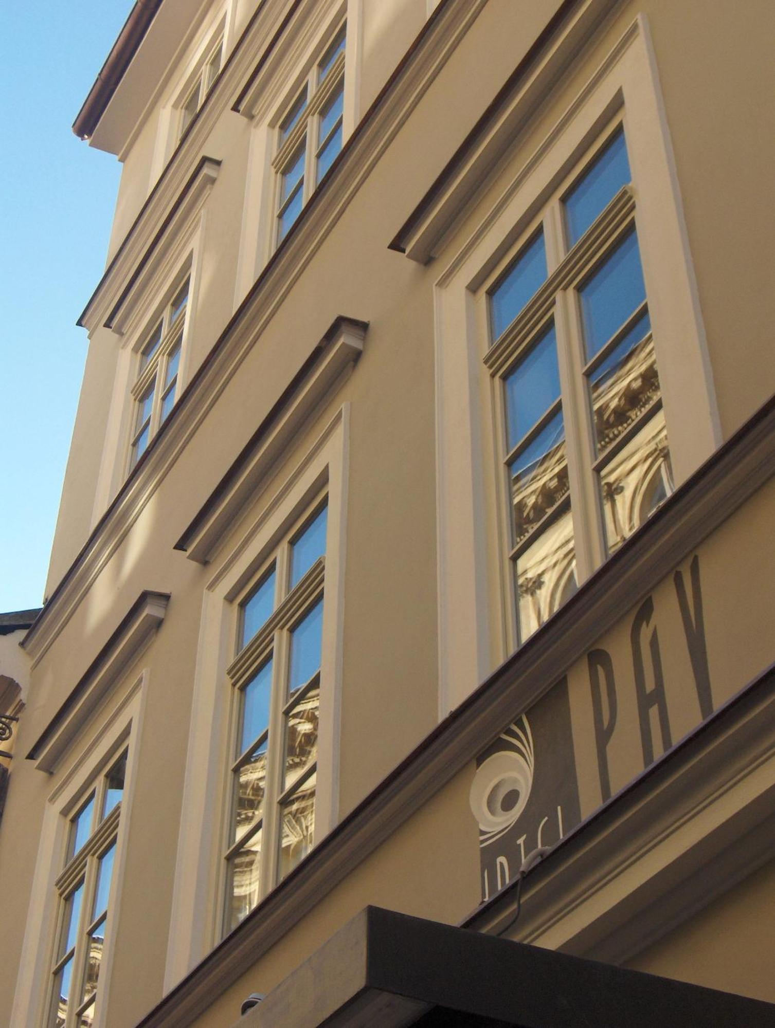 Hotel Pav 3*