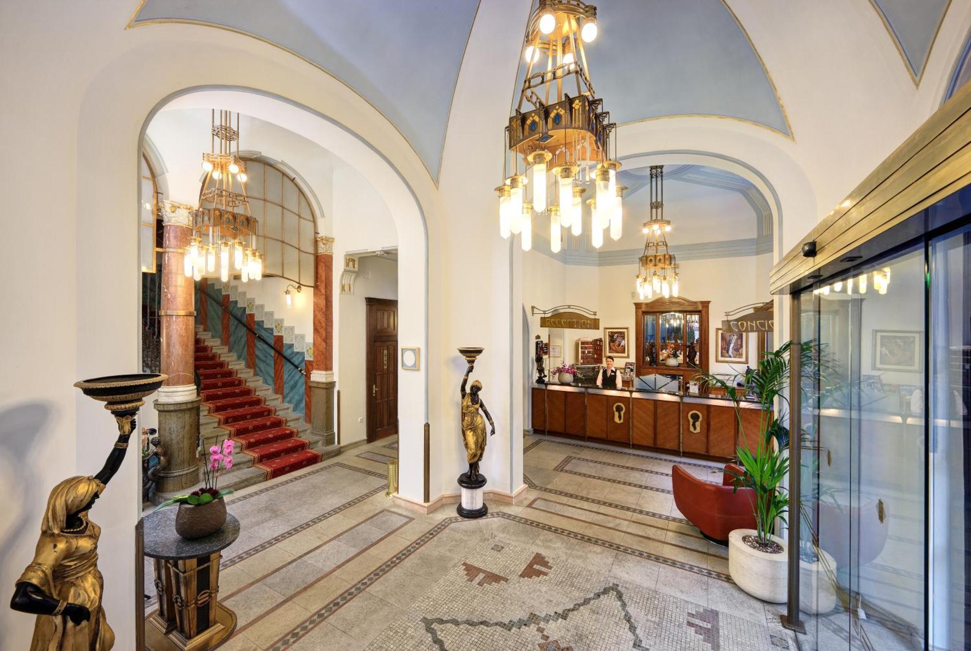 Otel Paris