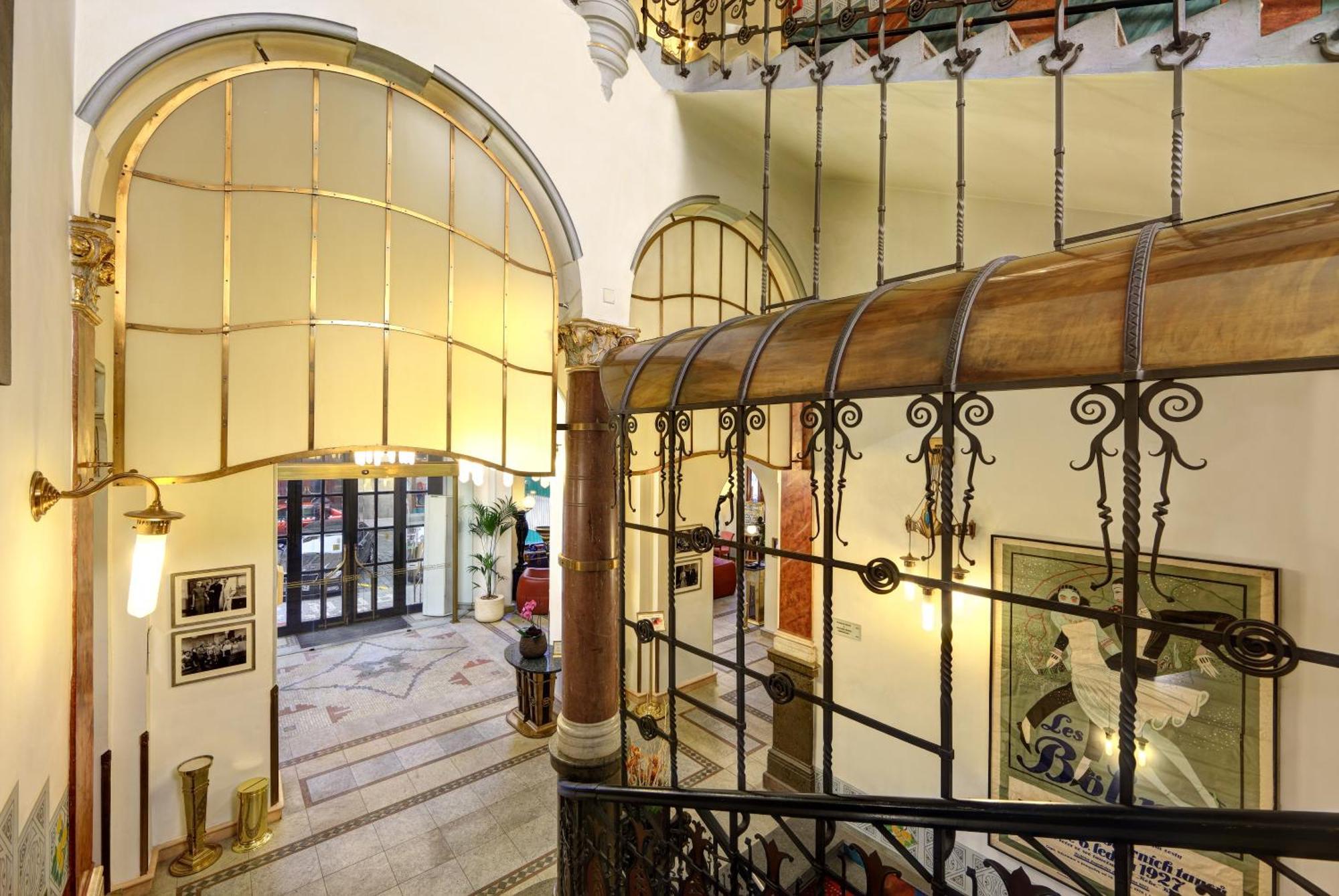 Otel Paris 5*