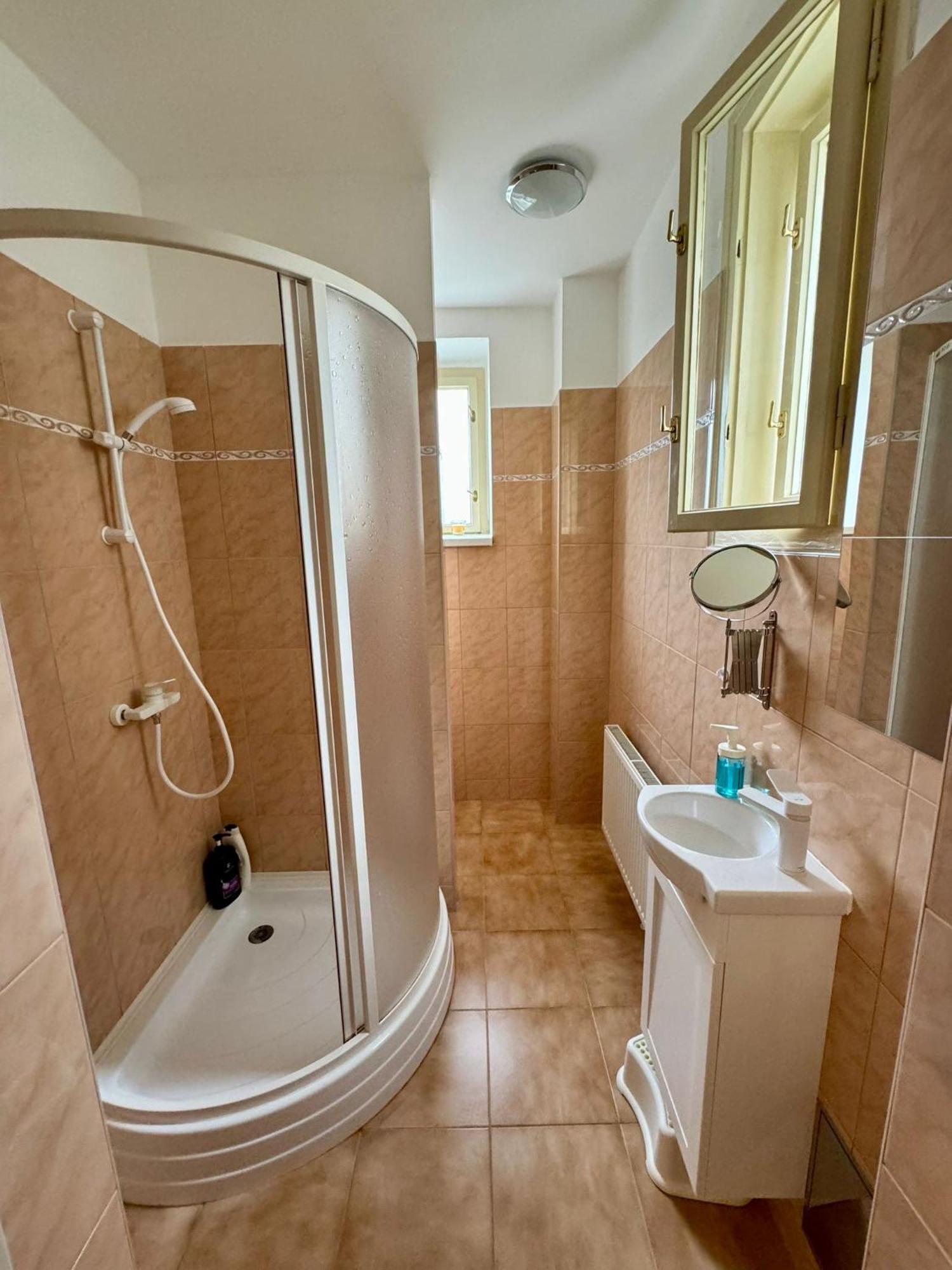 Retro Villa Prague 700Sqm Indoor-Pool, Sauna, Bbq, Table Soccer Villa *