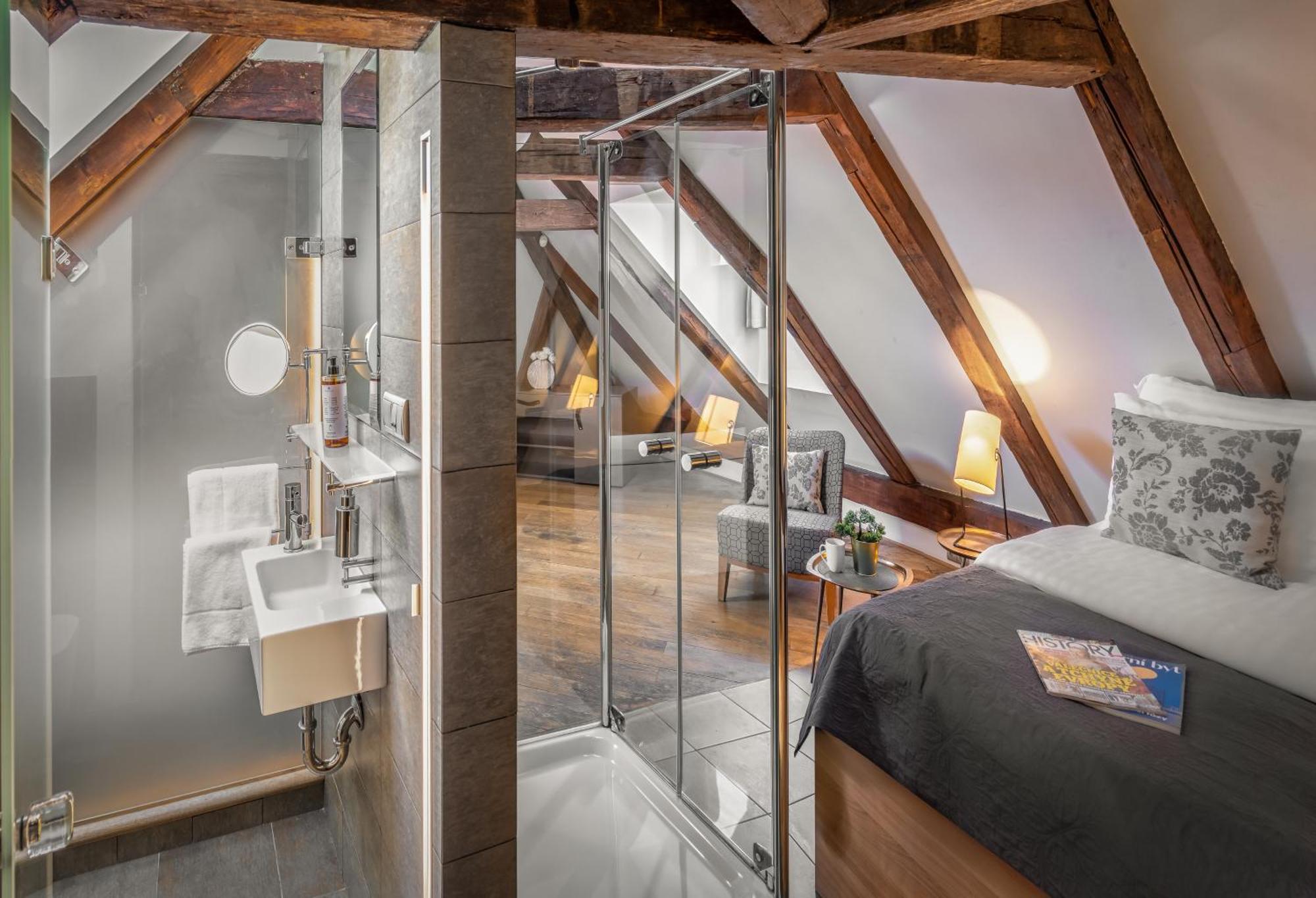 Apartment 3 Epoques By Adrez