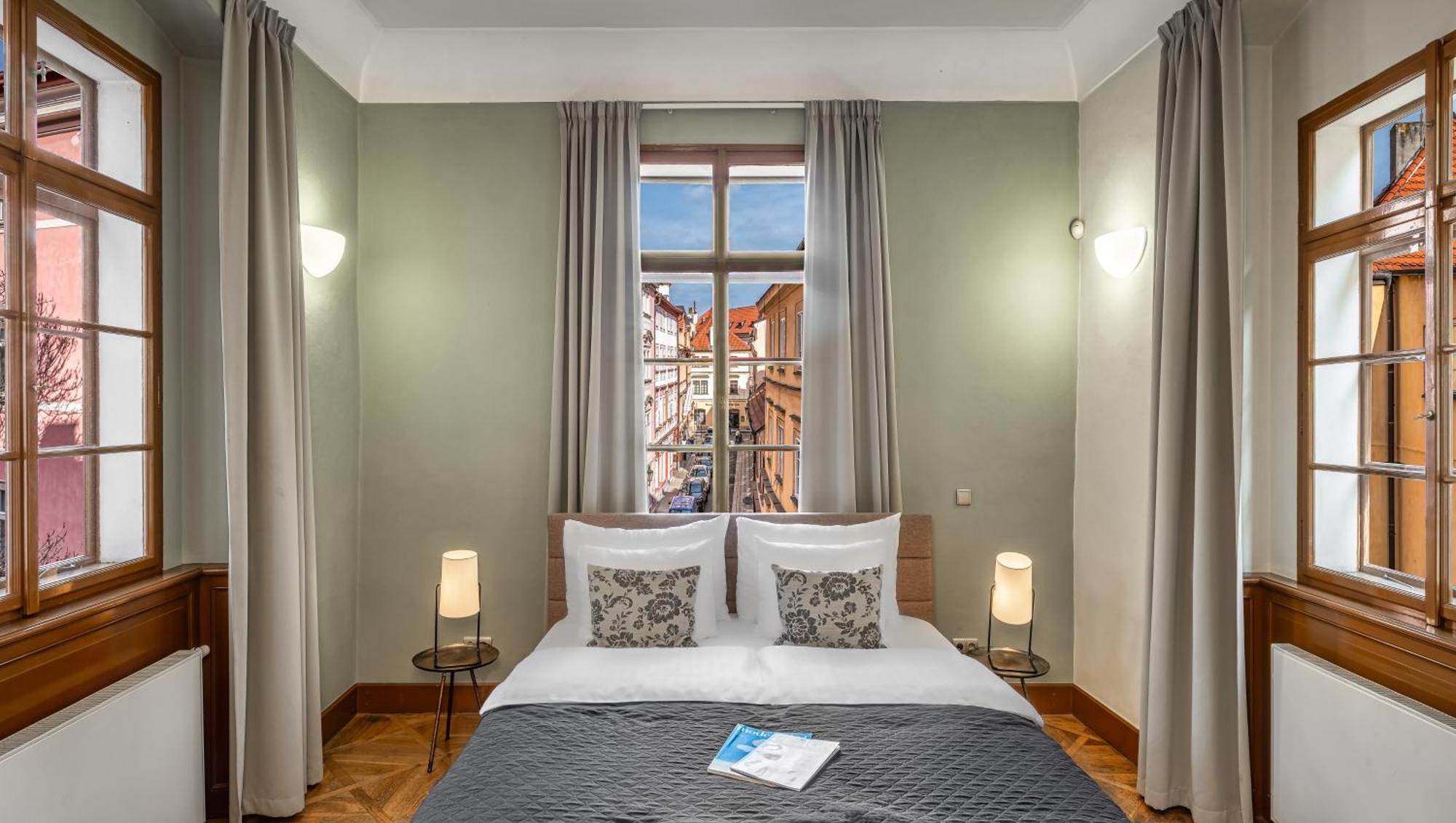 3 Epoques By Adrez * Prague
