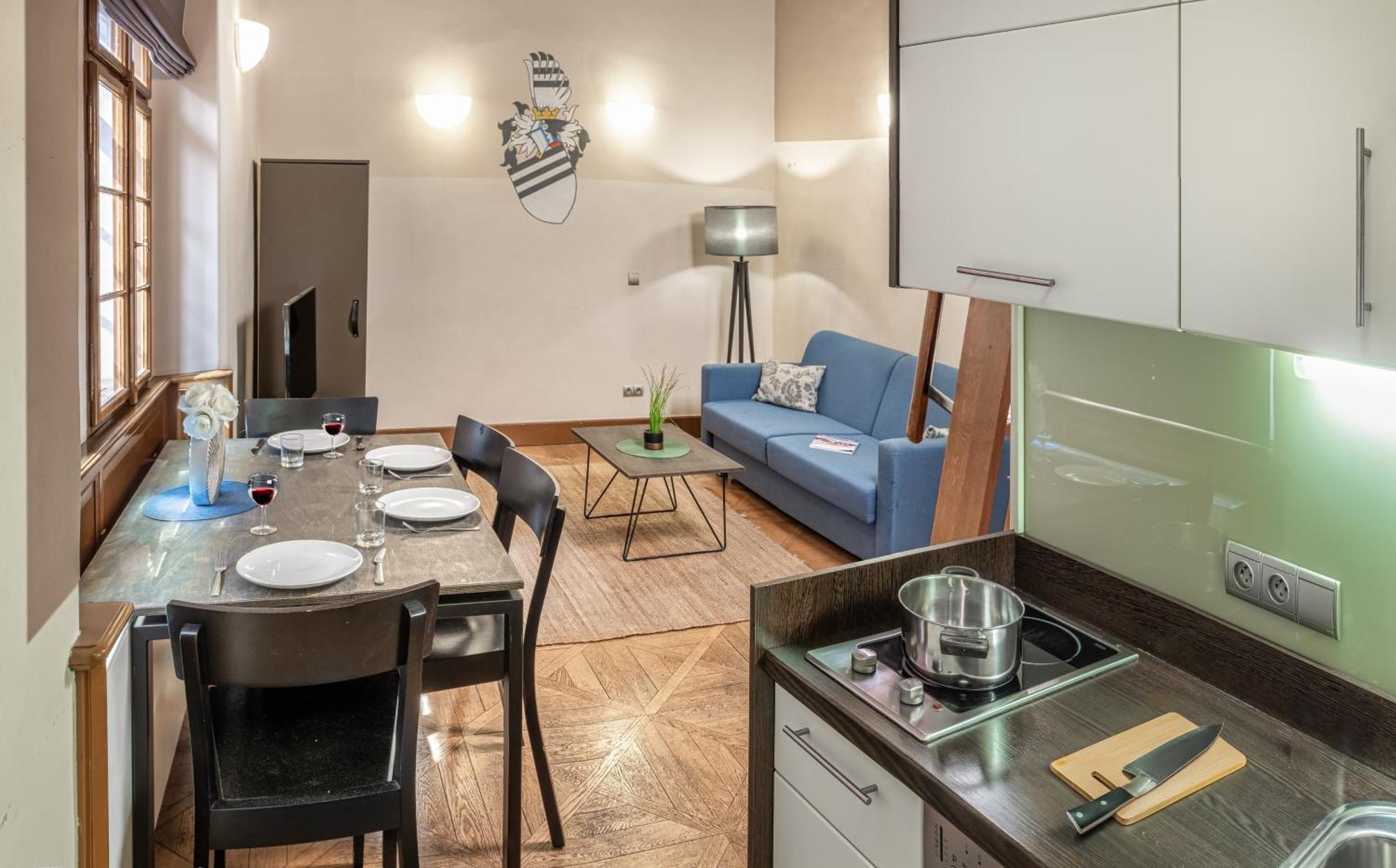 Apartment 3 Epoques By Adrez