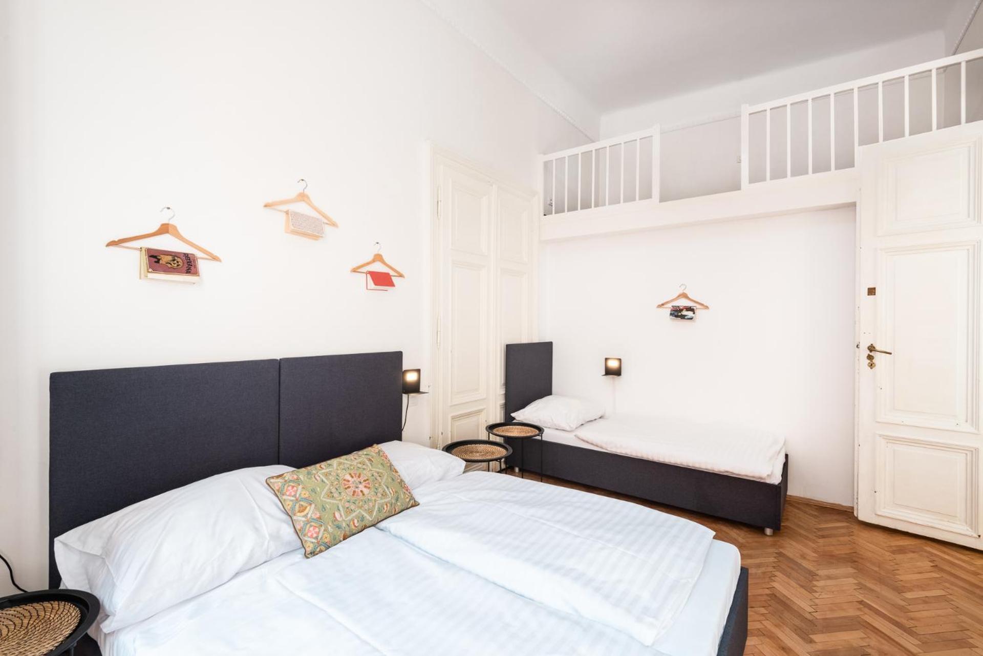Hybernska Apartment *