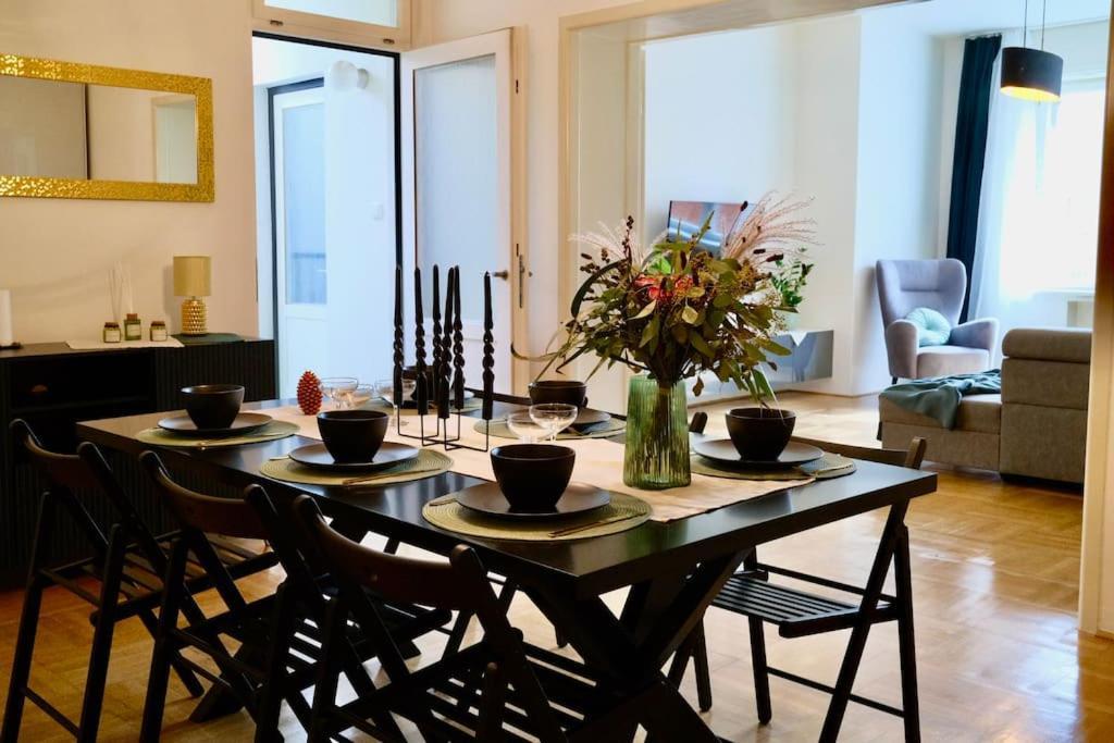 Spac In Old Town Apartment *