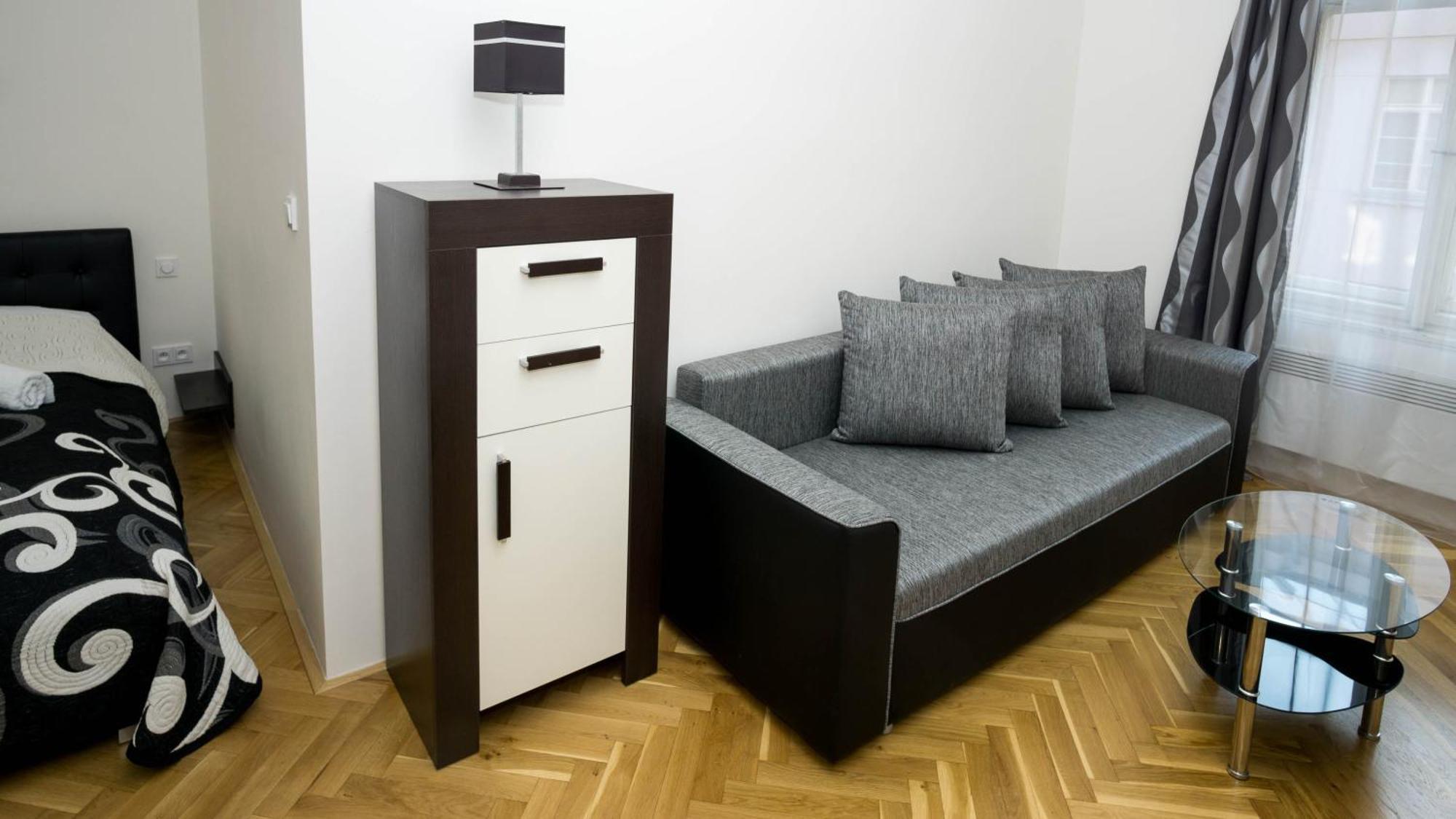 Apartment Black & White Apartment Prague By Wenceslas Square And Muzeum