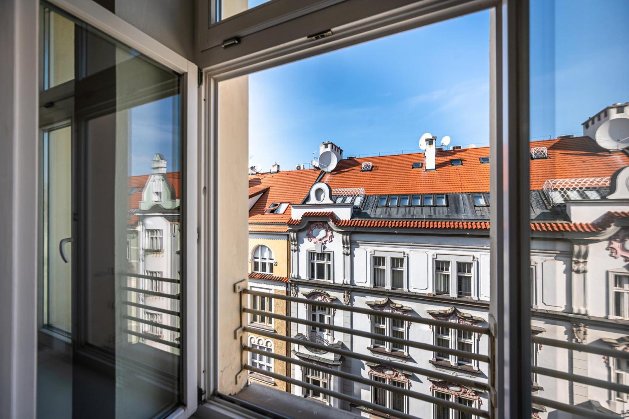 Apartment Wishlist Residences - Old Town Square