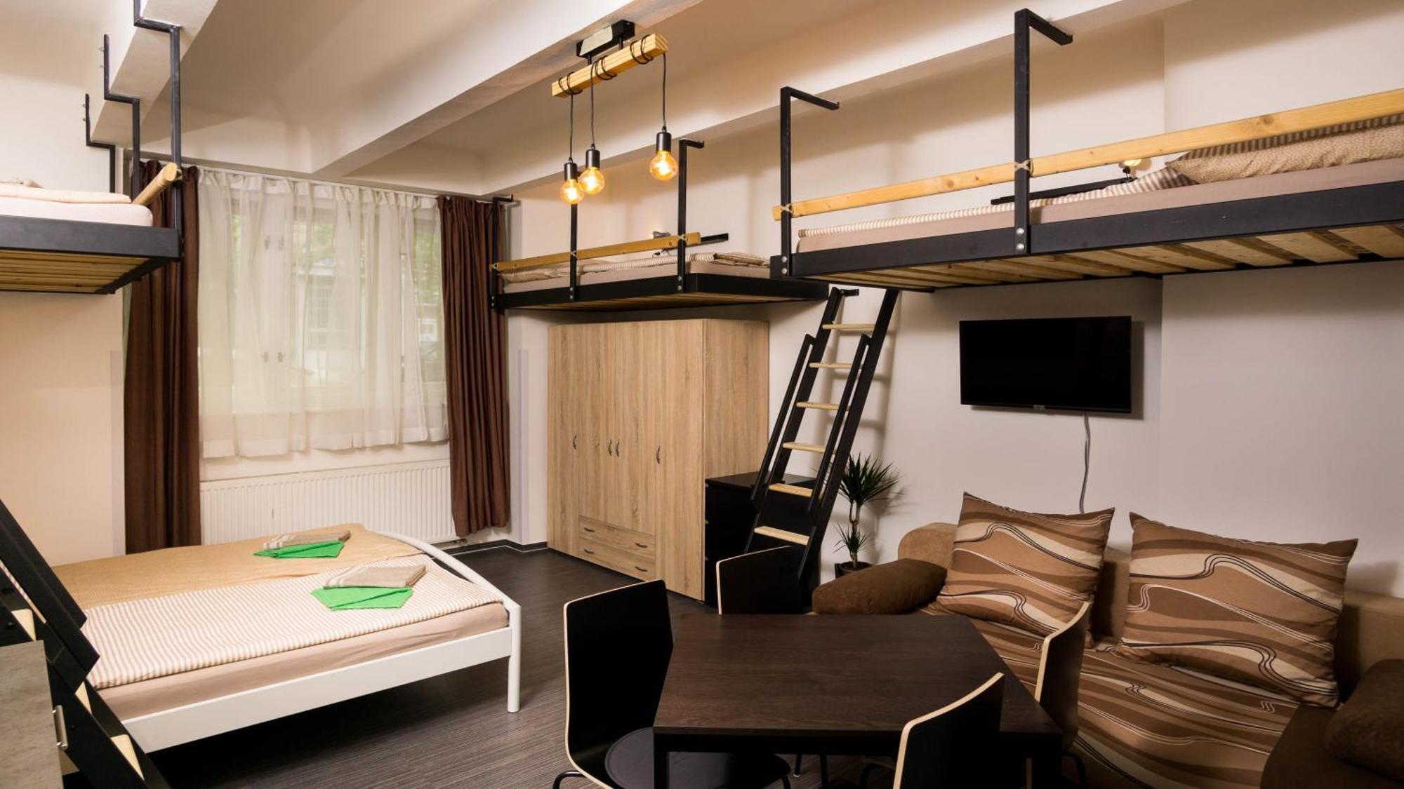 Appartement Flying Bed Close To Castle And Airport *