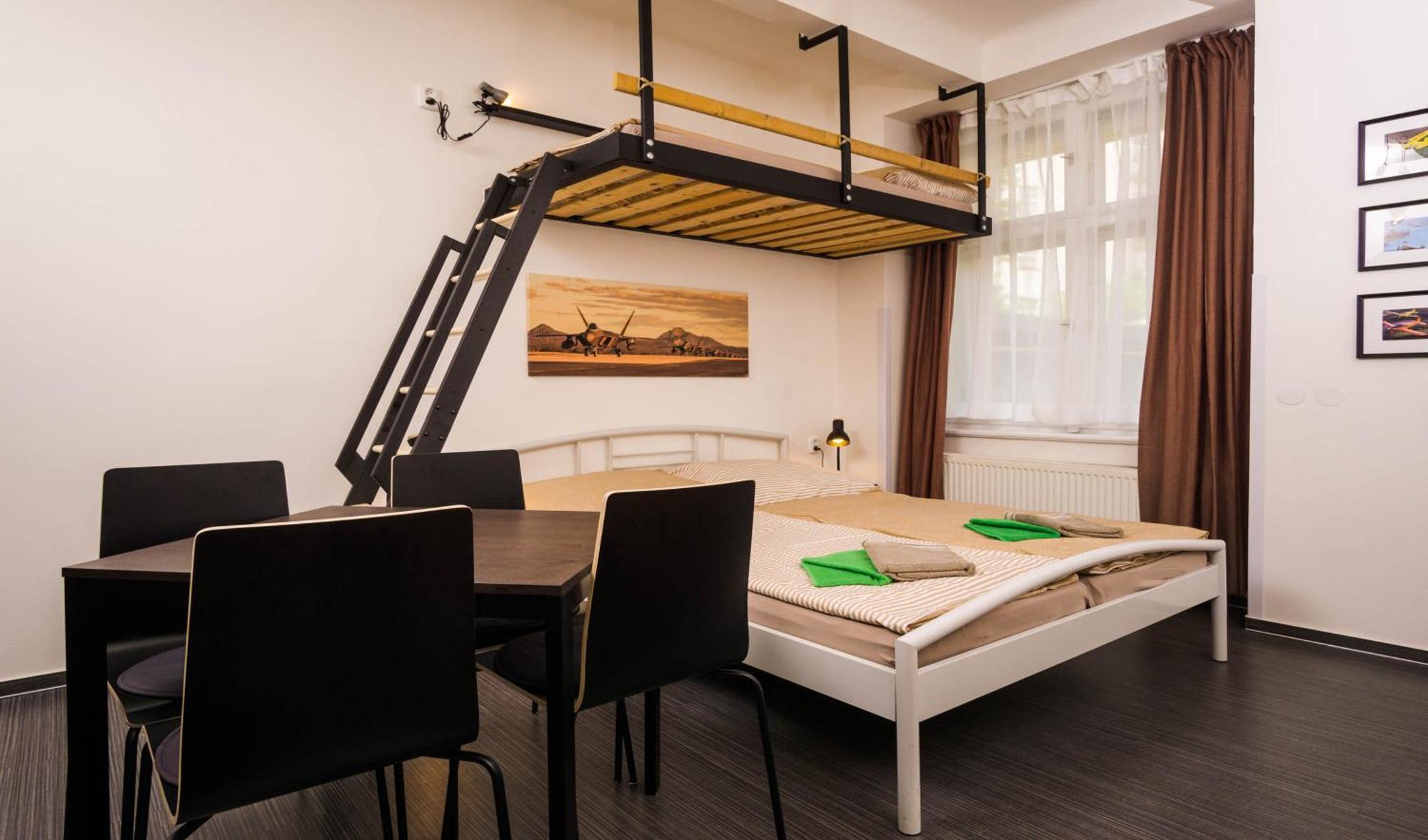 Flying Bed Close To Castle And Airport Appartement Prague