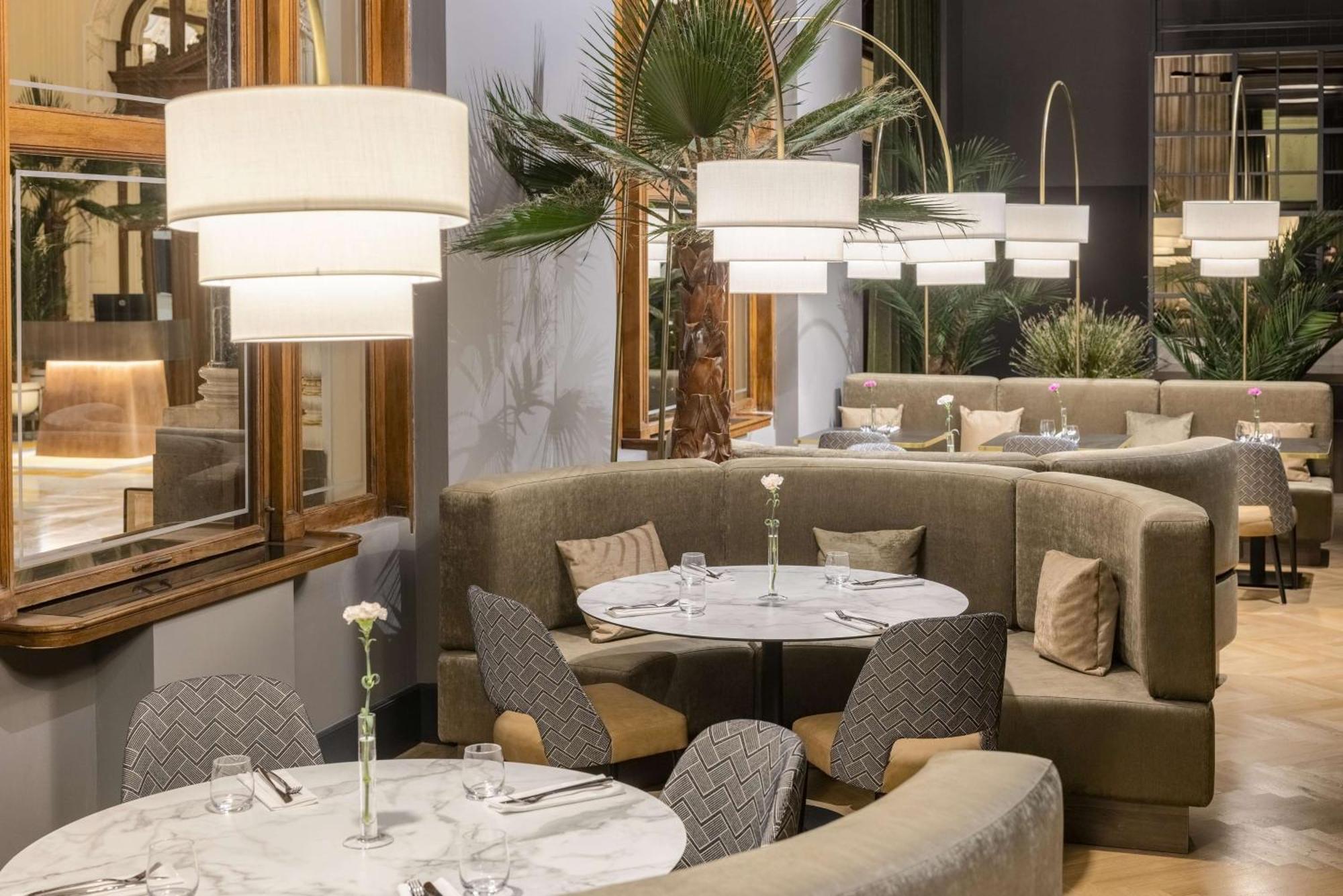 Otel Nh Collection Carlo Iv 5*