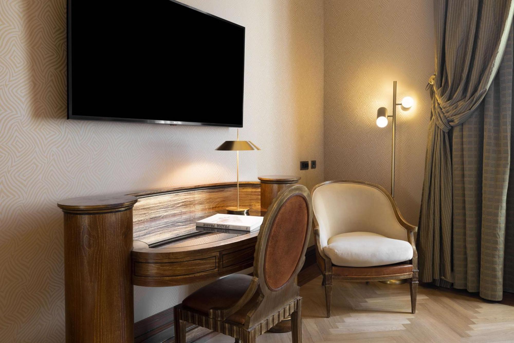 Nh Collection Carlo Iv Otel