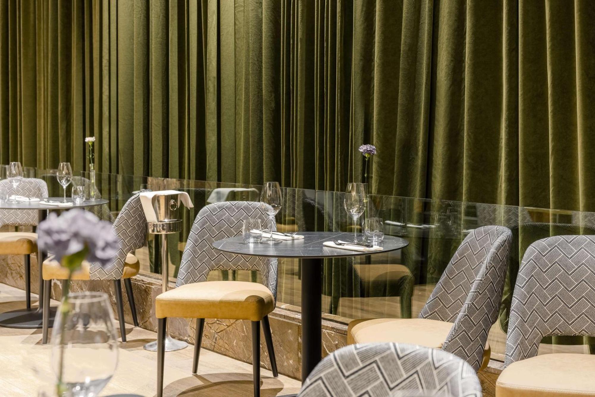 Otel Nh Collection Carlo Iv Prag